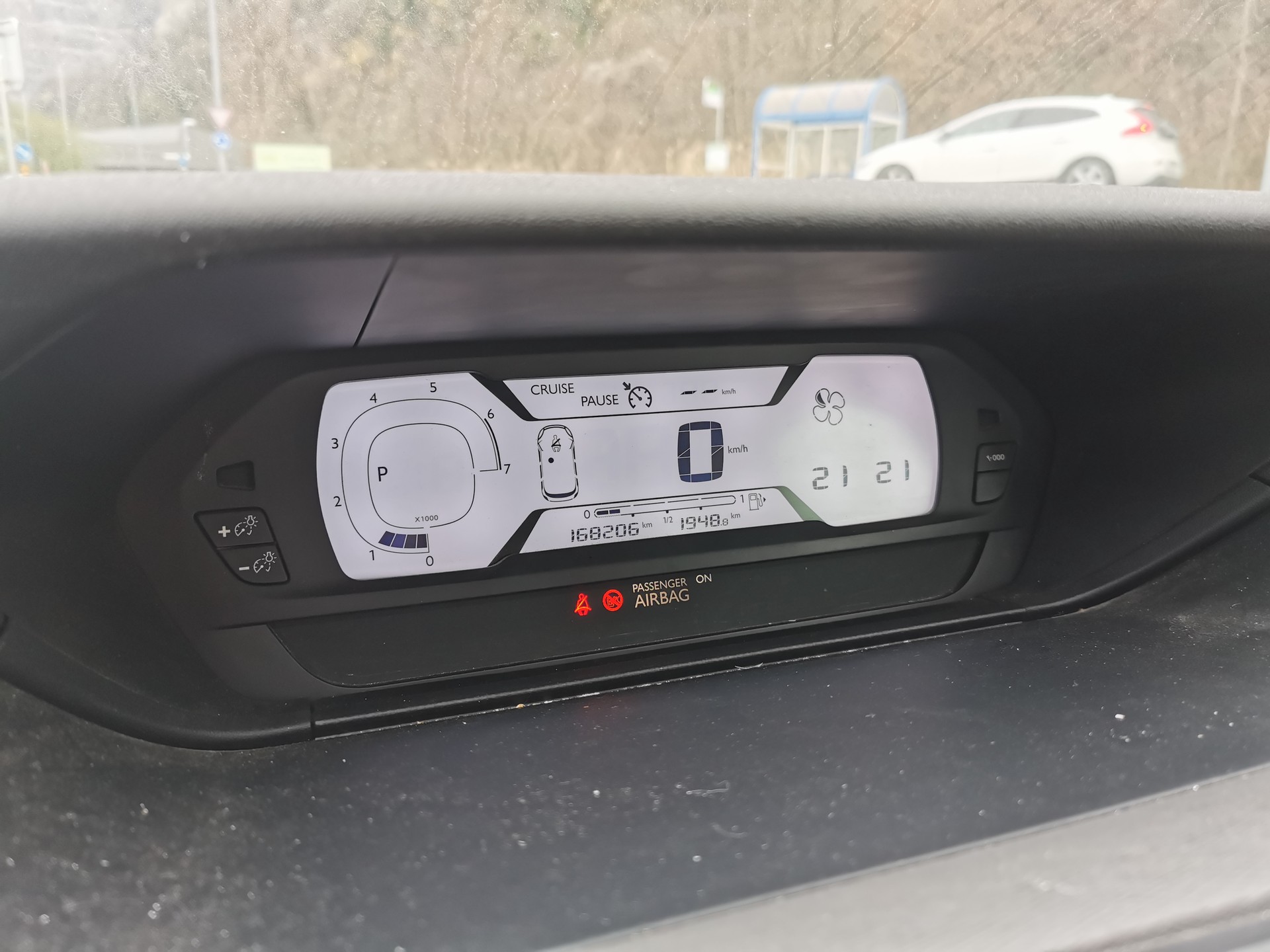 CITROEN C4 Picasso 1.6i 16V e-THP Exclusive Automatic-image-13