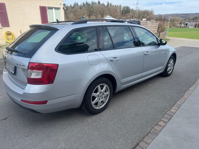 SKODA Octavia Combi 1.4 TSI Ambition DSG-showroom-element-3