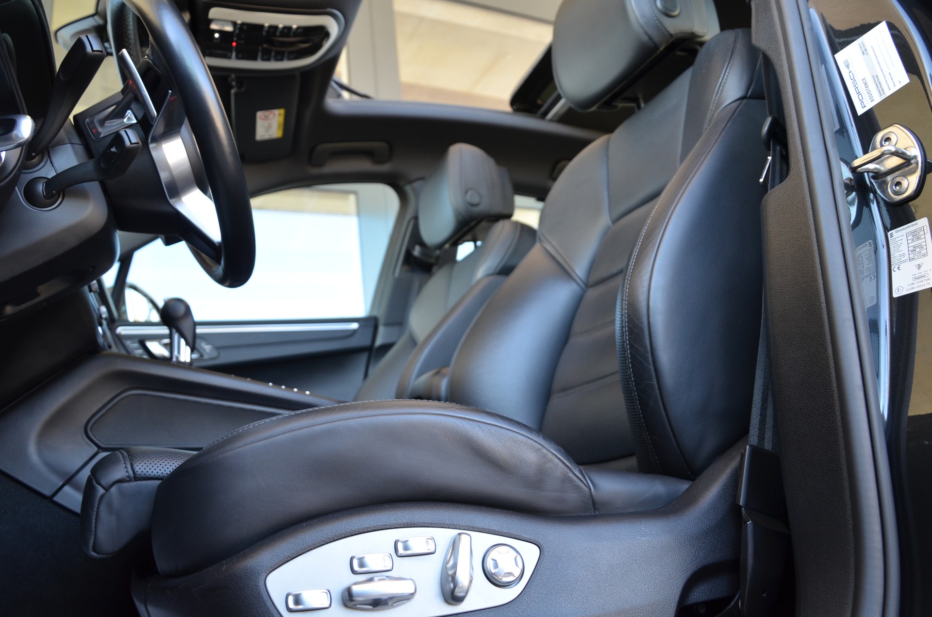 PORSCHE Macan S PDK*Ab MFK,1 Jahr oder 20000km Garantie auf Motor und Getriebe*-image-6