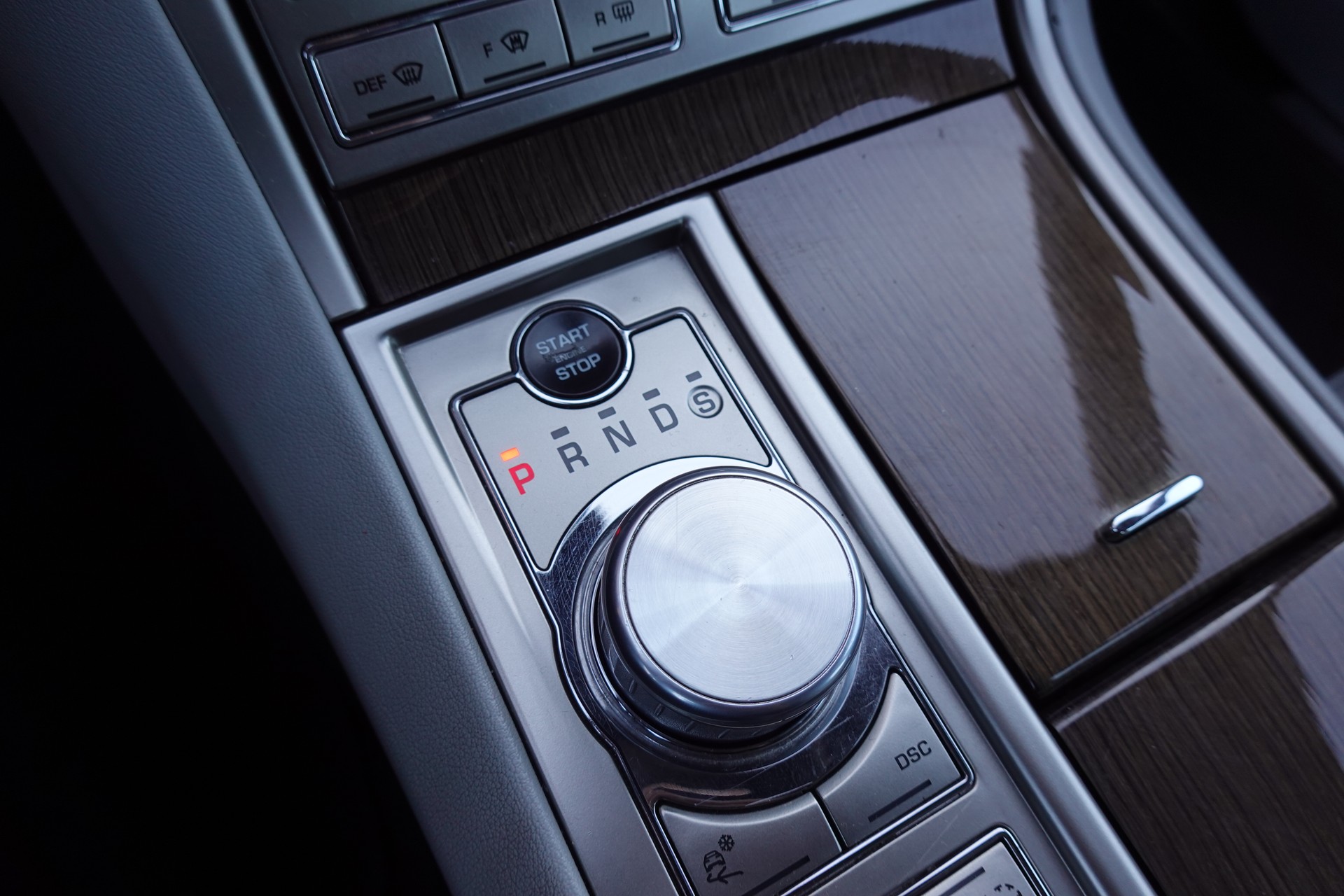 JAGUAR XF 3.0d S V6 Portfolio - "8 Roues * Expertisé 08.2025"-image-19