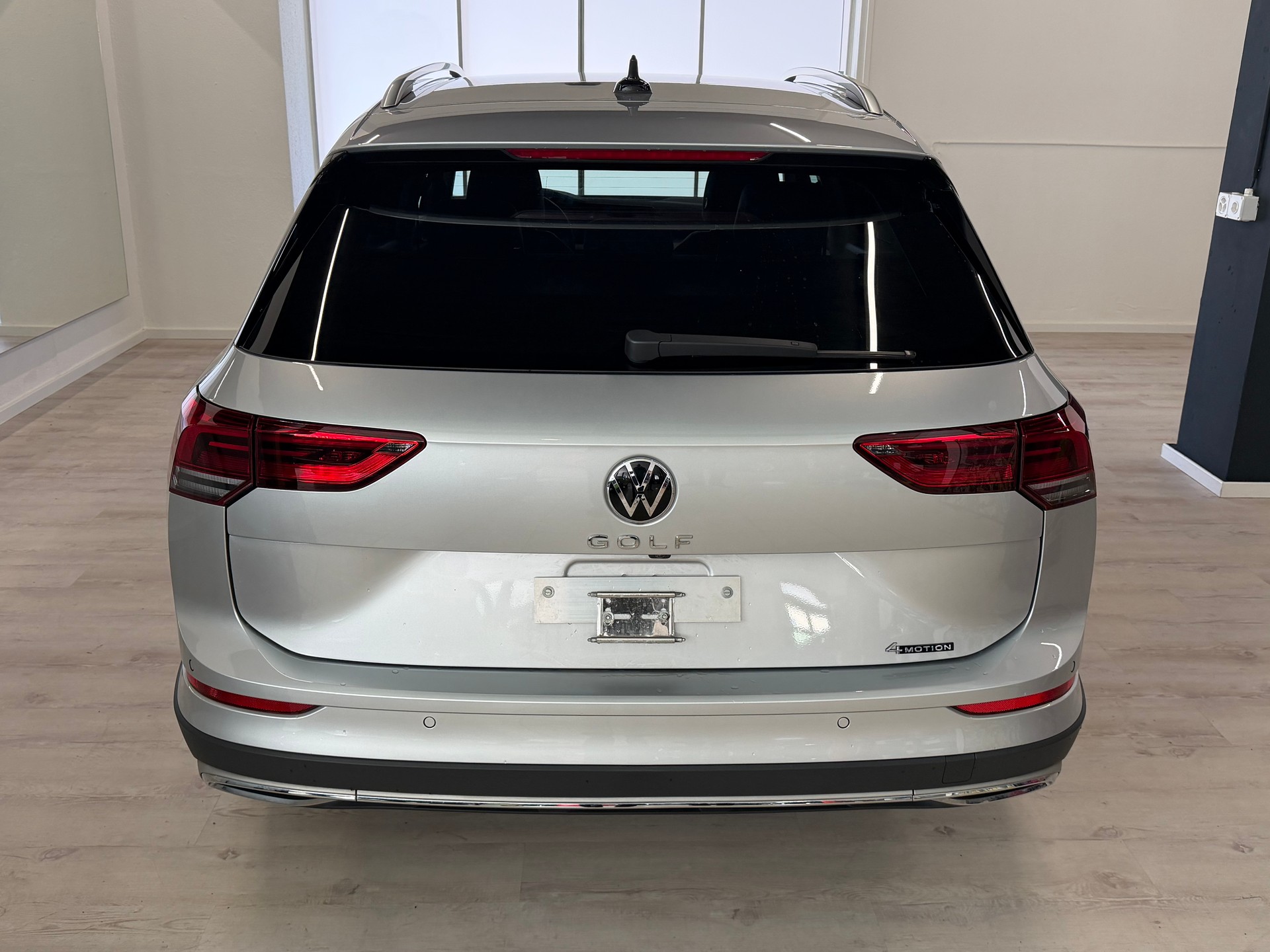 VW Golf 2.0 TDI Alltrack DSG 4Motion-image-6