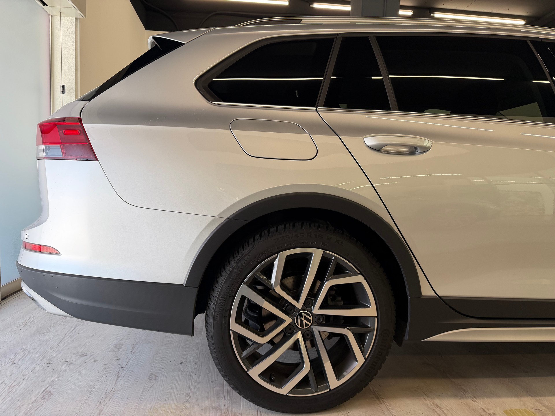 VW Golf 2.0 TDI Alltrack DSG 4Motion-image-14