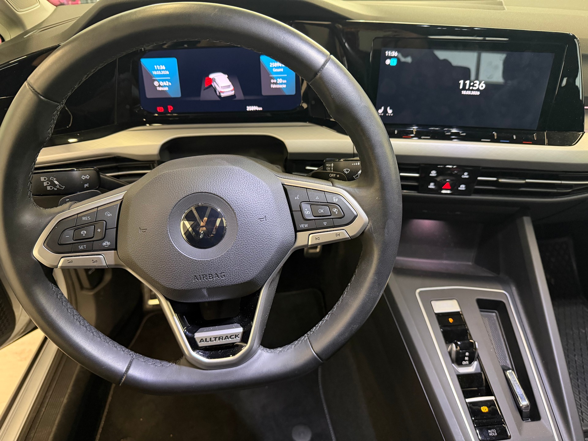 VW Golf 2.0 TDI Alltrack DSG 4Motion-image-18