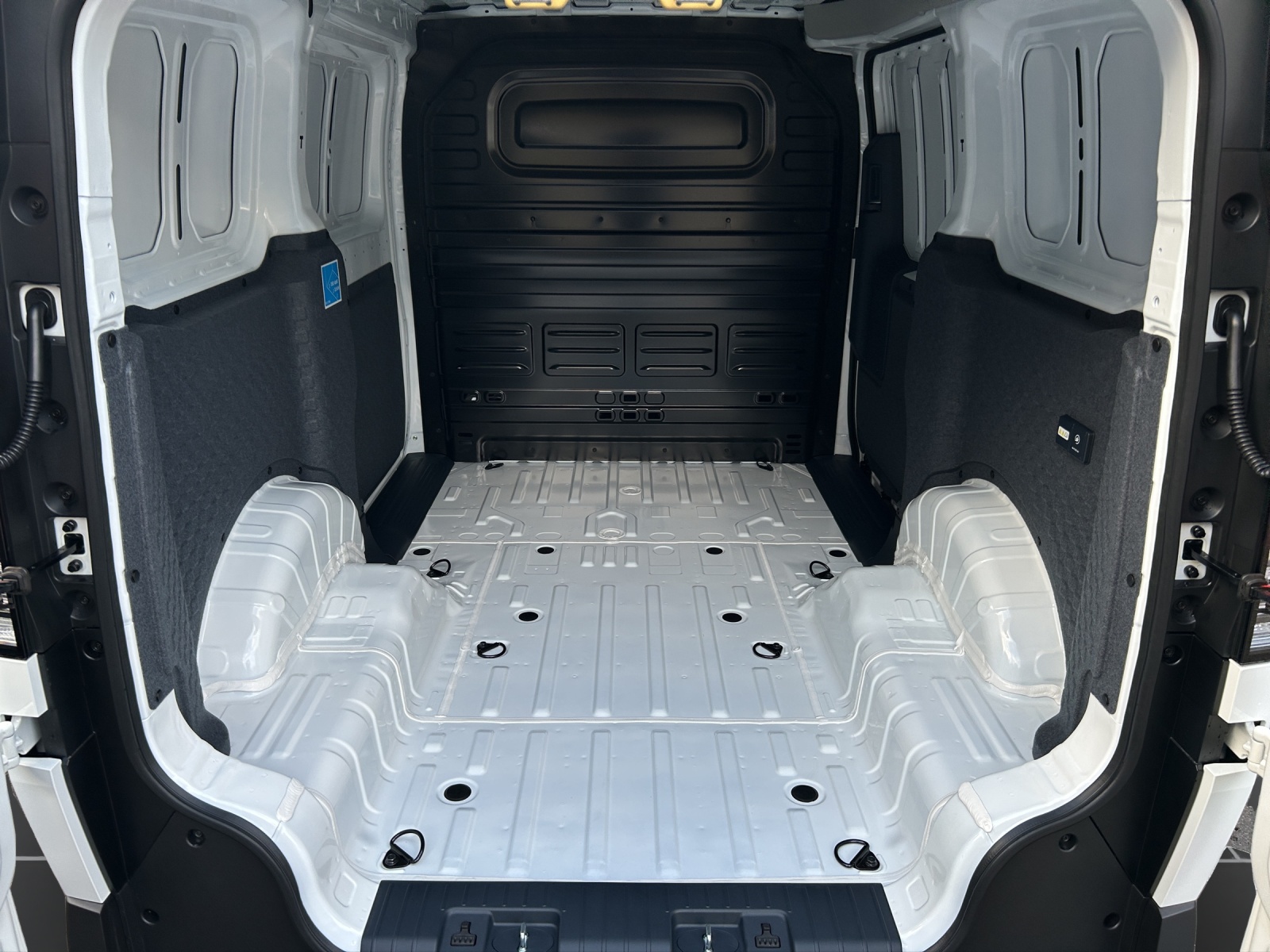 KIA PV5 Cargo 71.2 kWh Plus-image-9