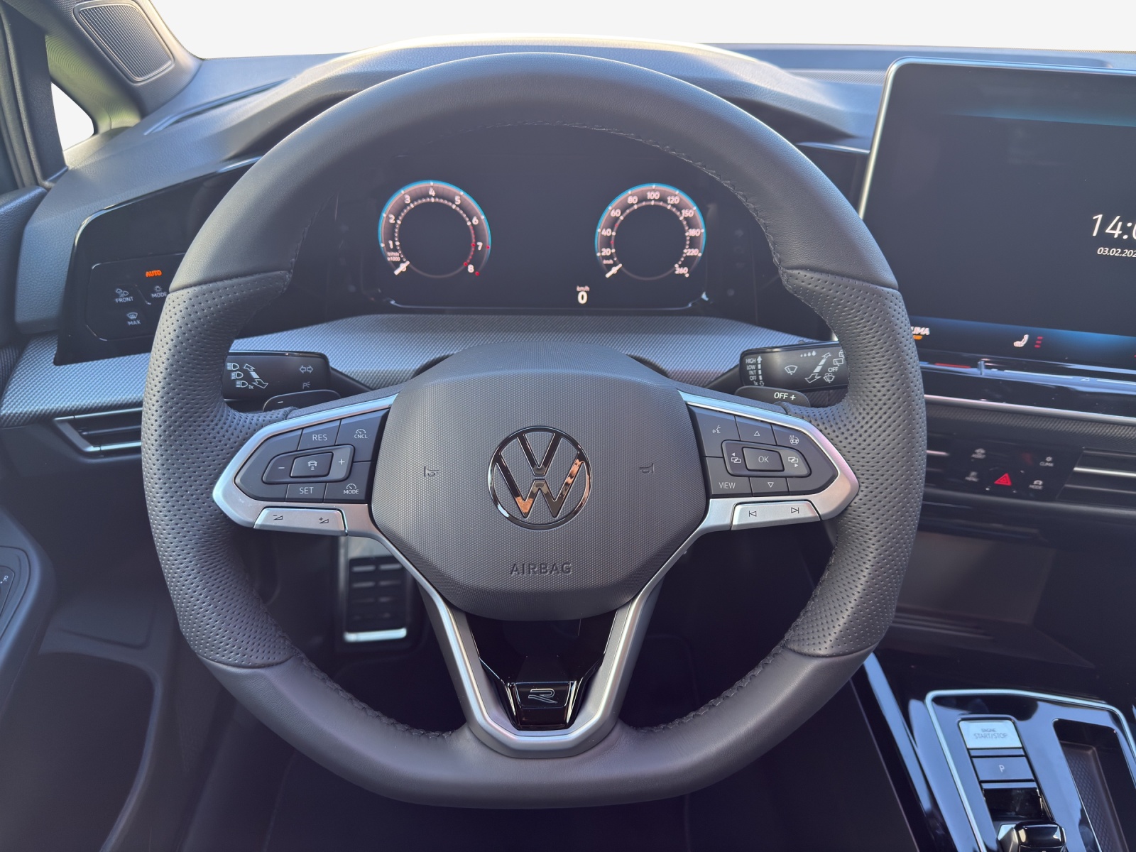 VW Golf 1.5 e TSI mHEV R-Line DSG-image-9