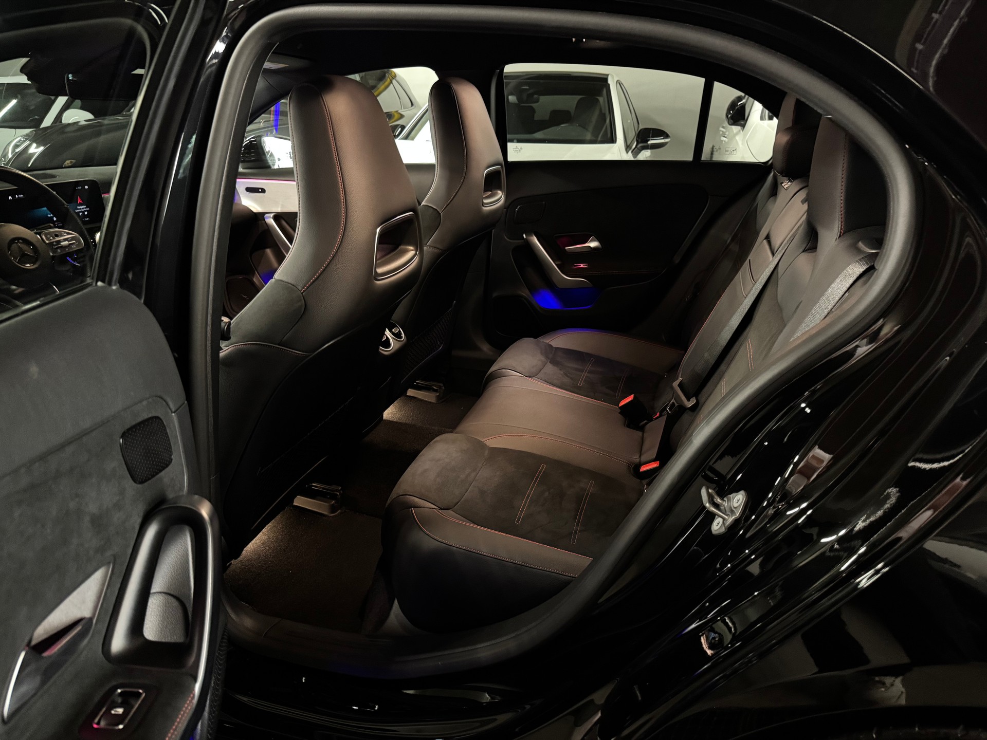 MERCEDES-BENZ A 250 4Matic AMG Line 4Matic 7G-DCT-image-10