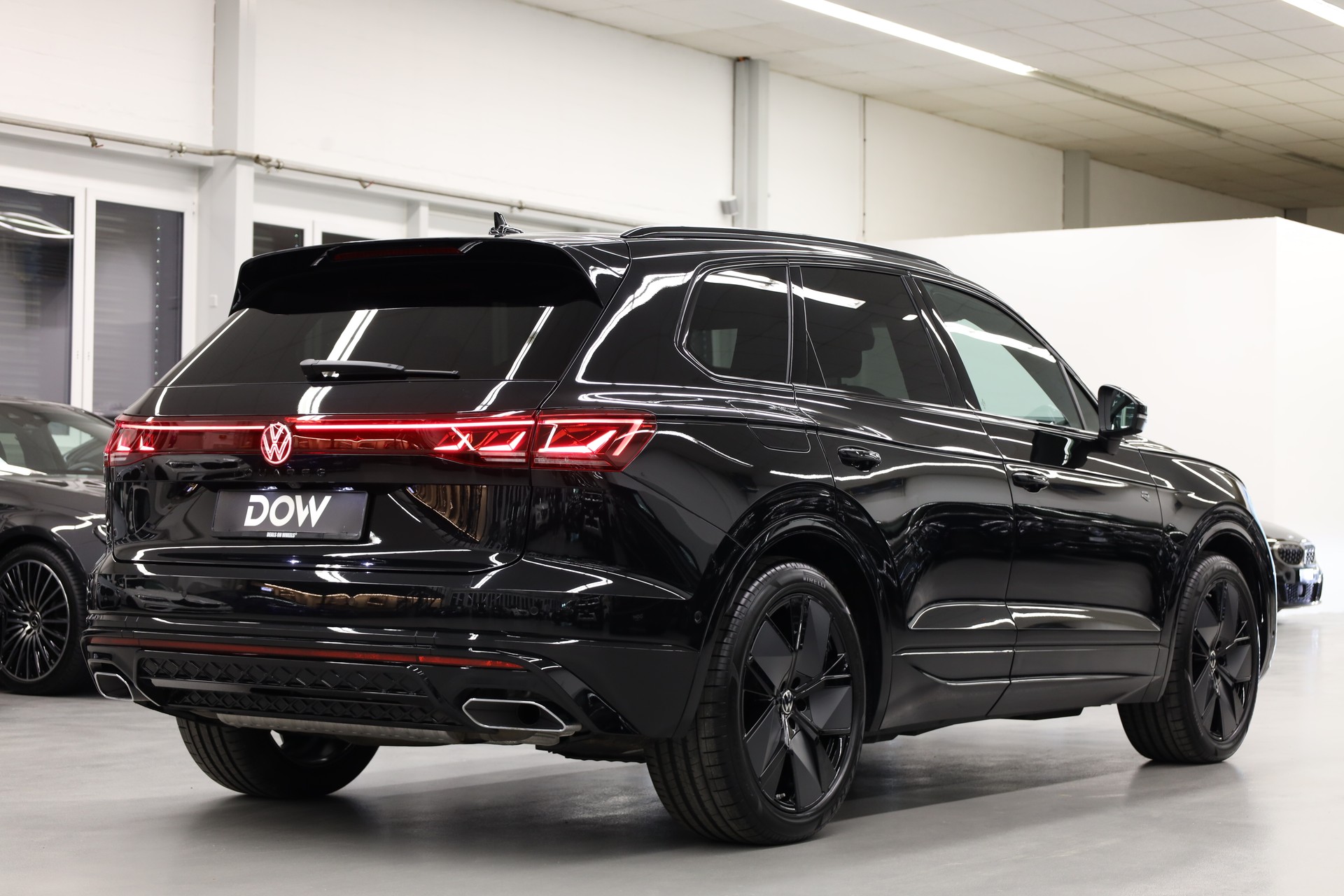 VW Touareg 3.0 V6 TDI 286 R-Line-image-6