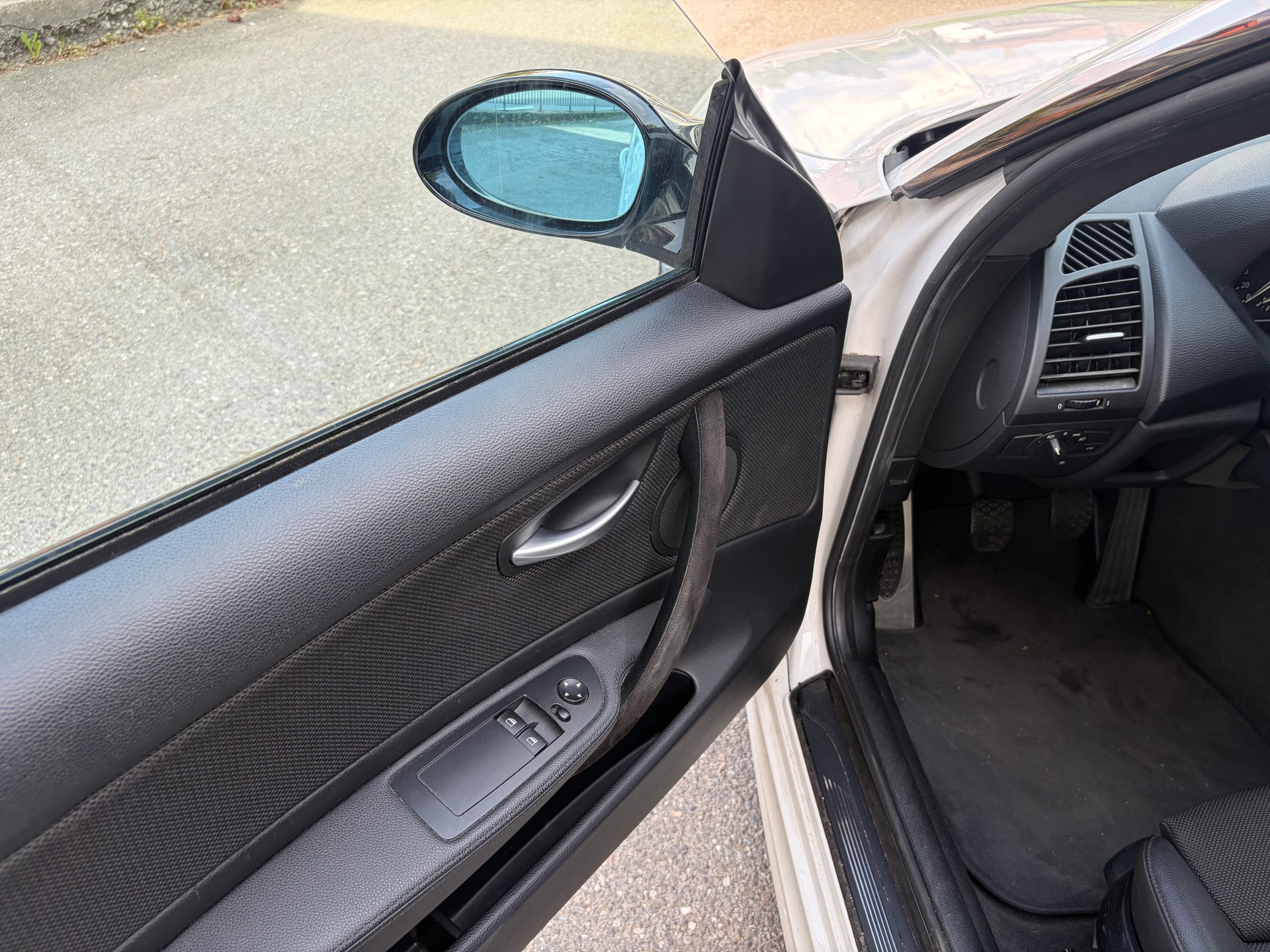BMW 135i Coupé-image-11