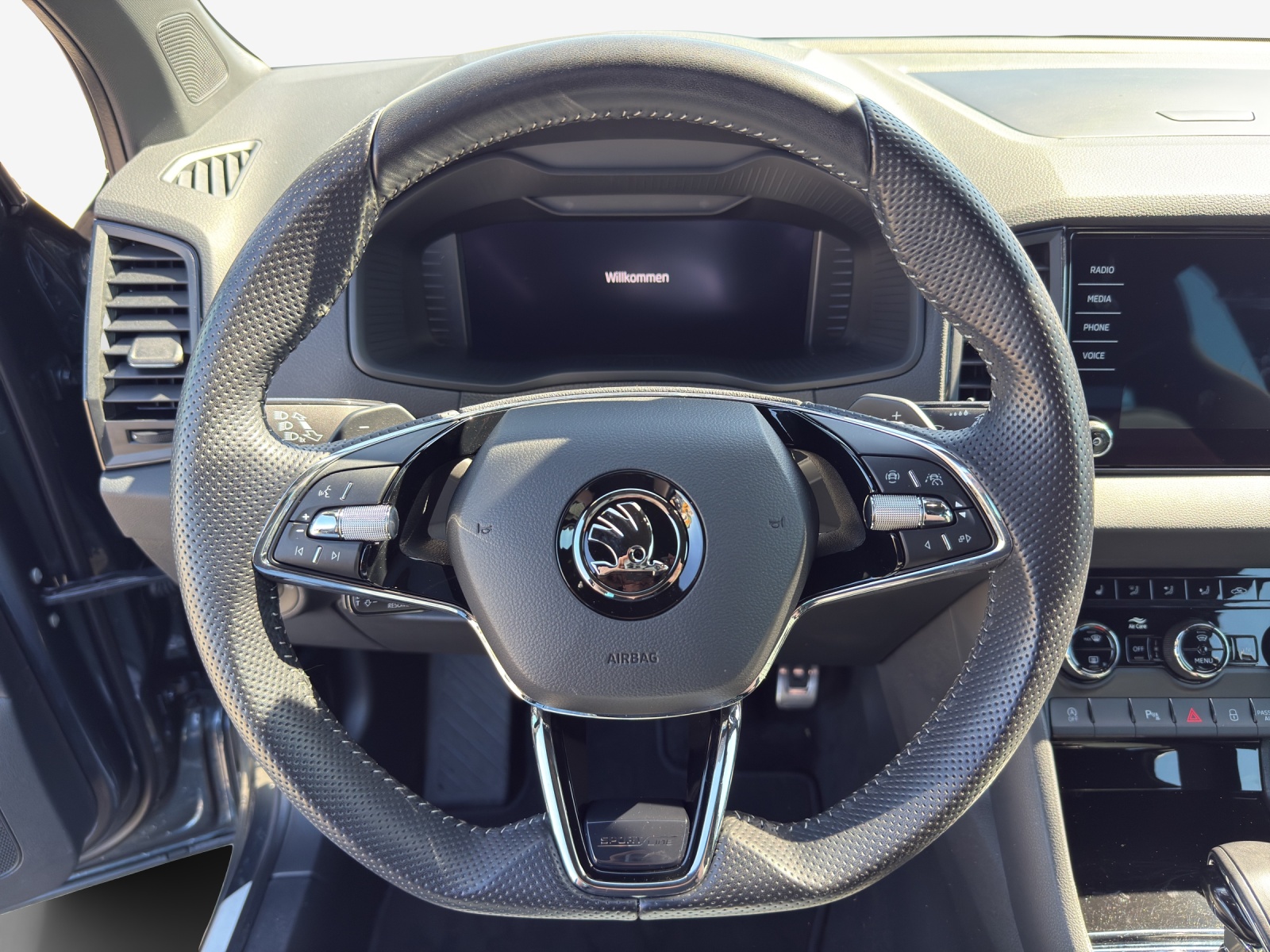 SKODA Karoq 2.0 TSI SportLine 4x4 DSG-image-9
