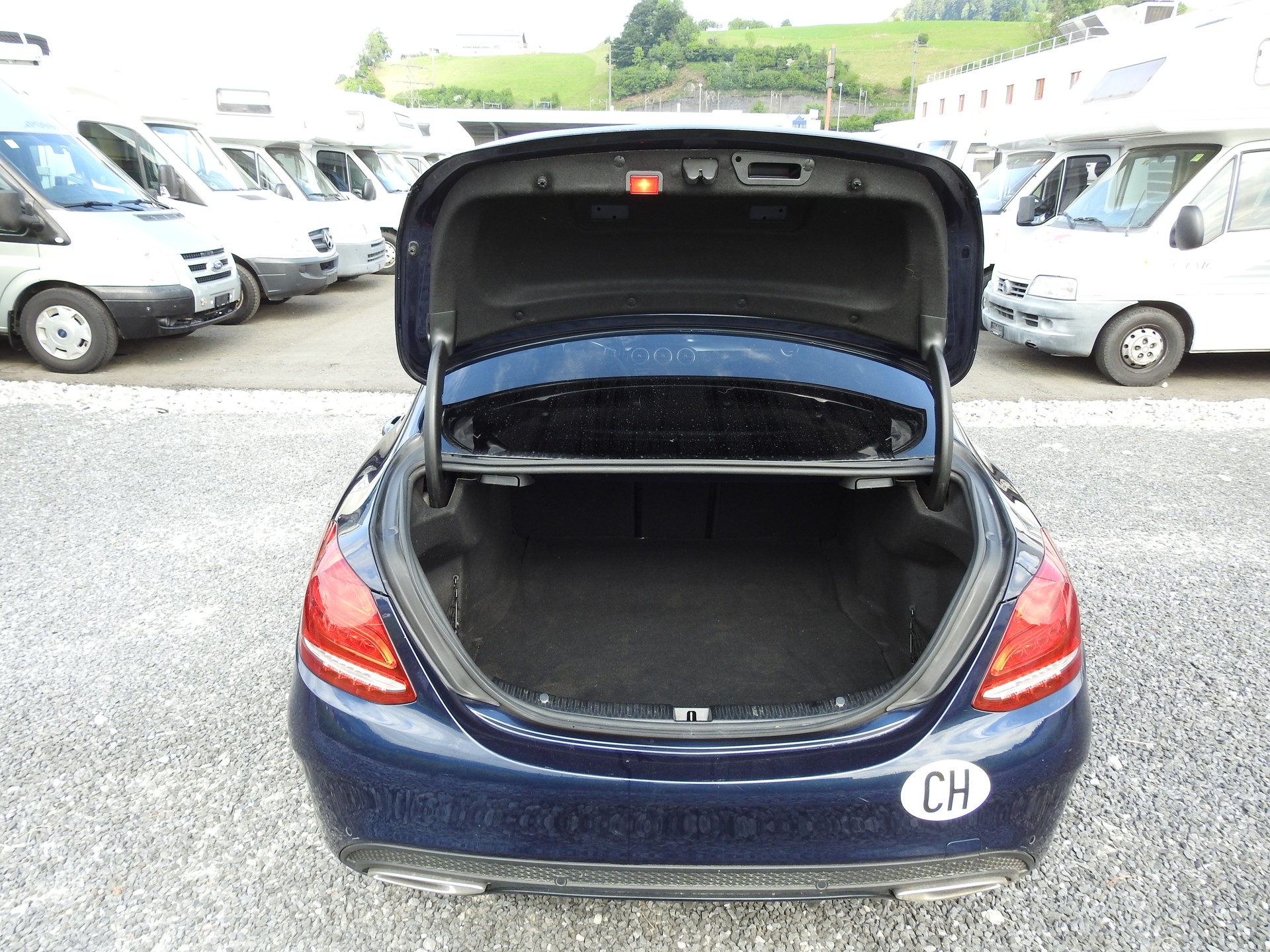 MERCEDES-BENZ C 200 AMG Line 4Matic 9G-Tronic-image-11