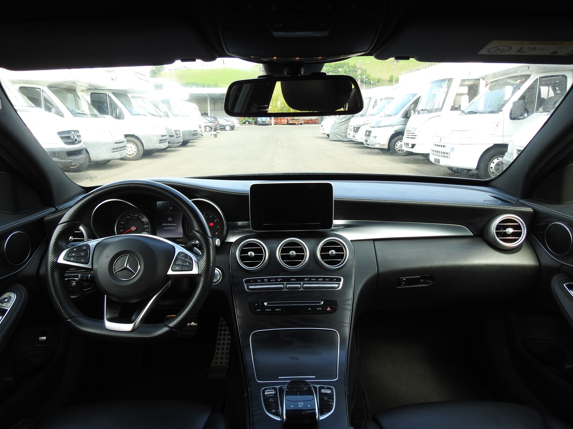 MERCEDES-BENZ C 200 AMG Line 4Matic 9G-Tronic-image-18