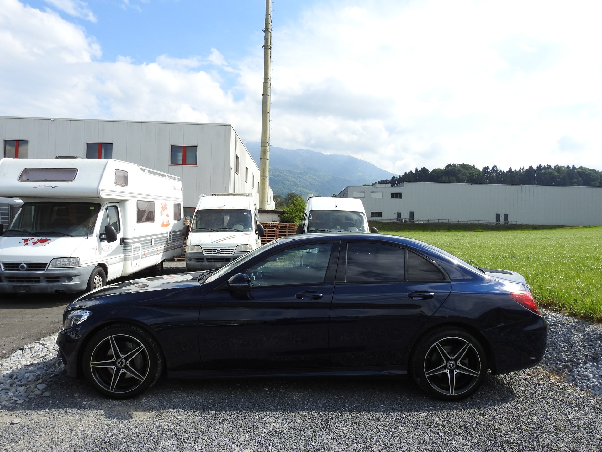 MERCEDES-BENZ C 200 AMG Line 4Matic 9G-Tronic-image-2
