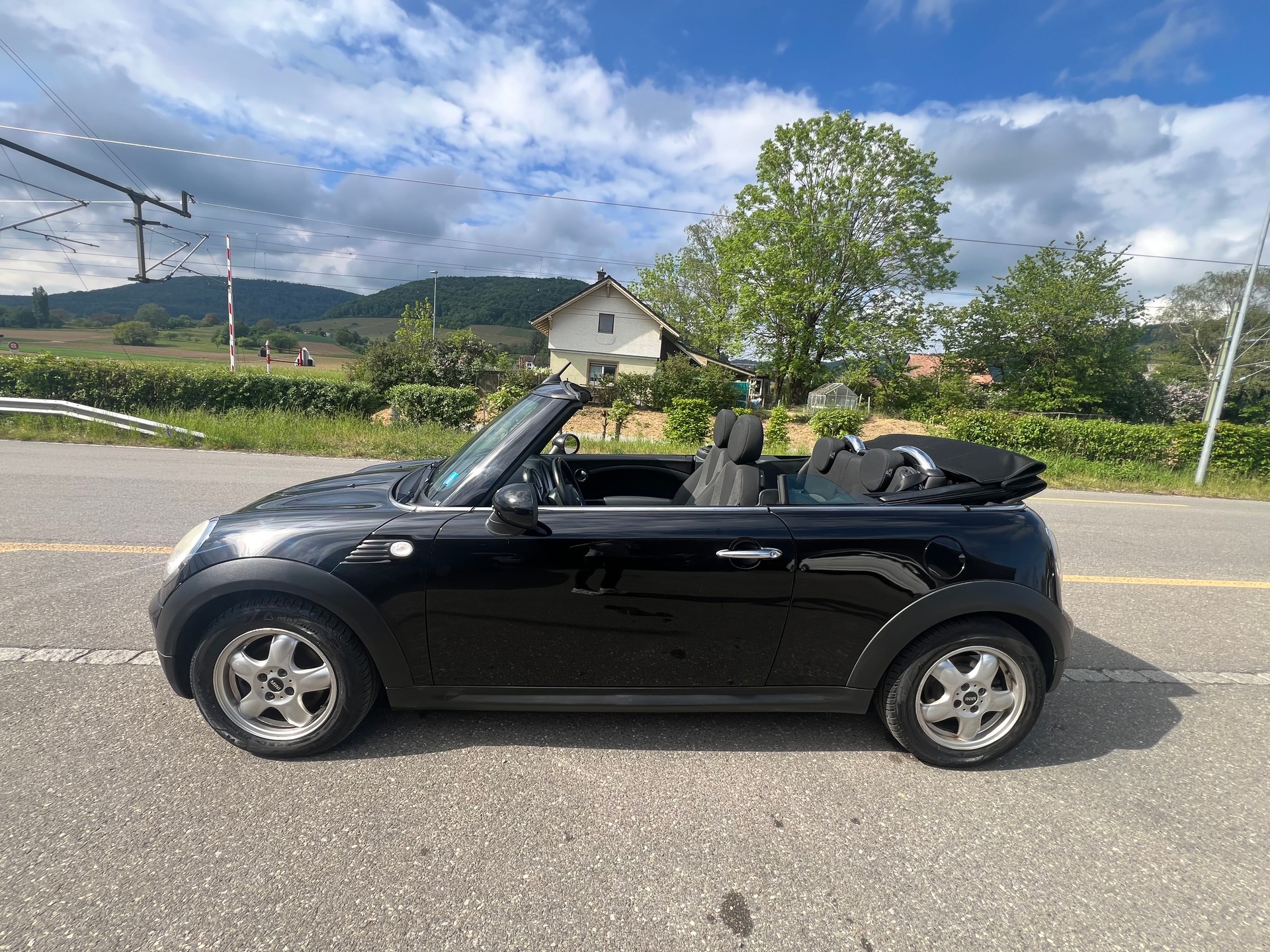 MINI Cooper Cabriolet-image-7