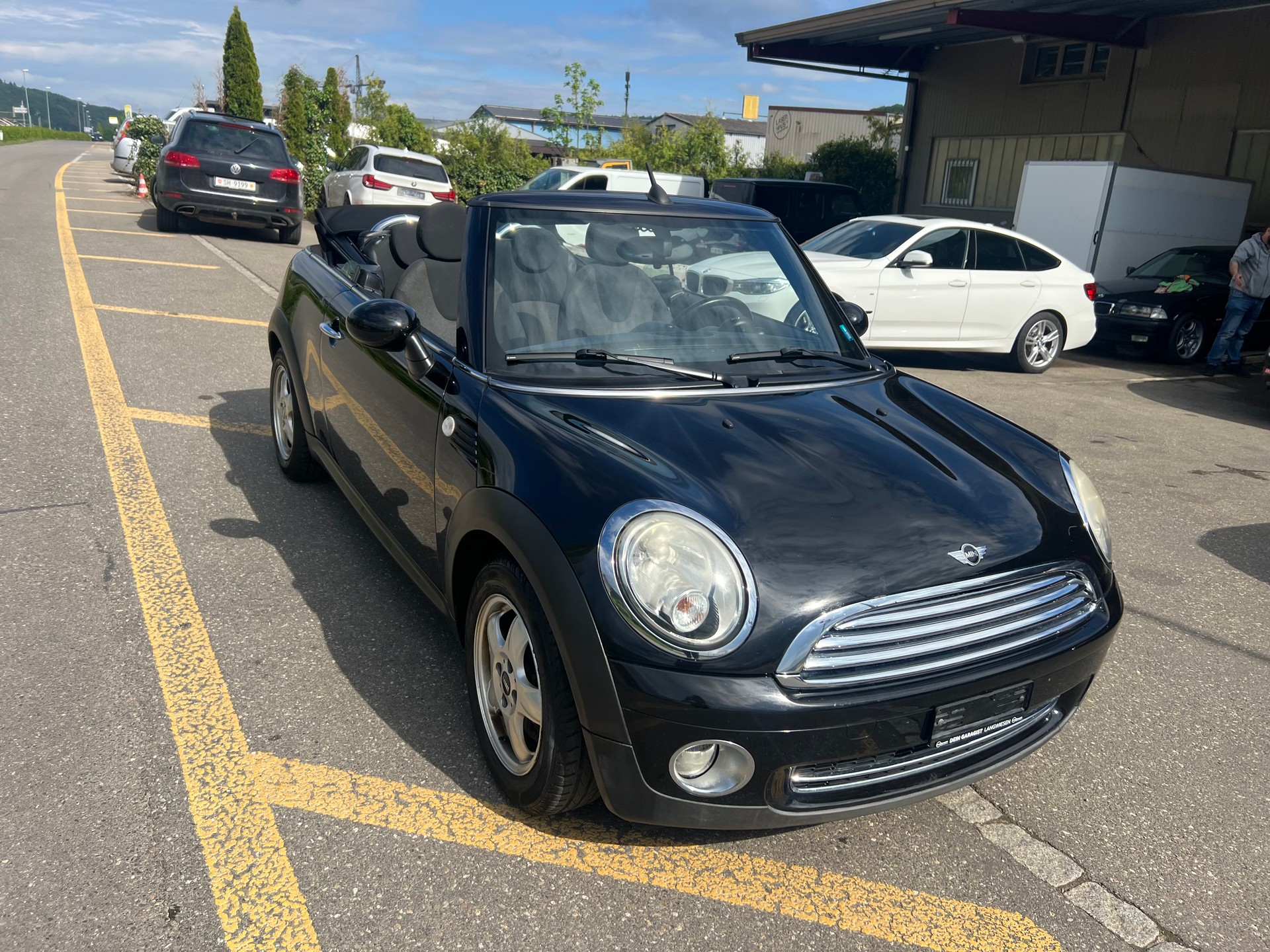 MINI Cooper Cabriolet-image-0