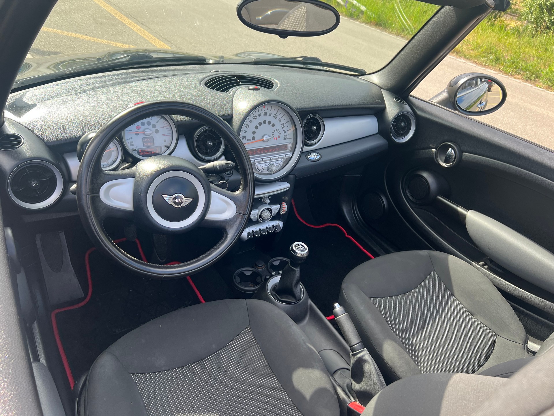 MINI Cooper Cabriolet-image-8