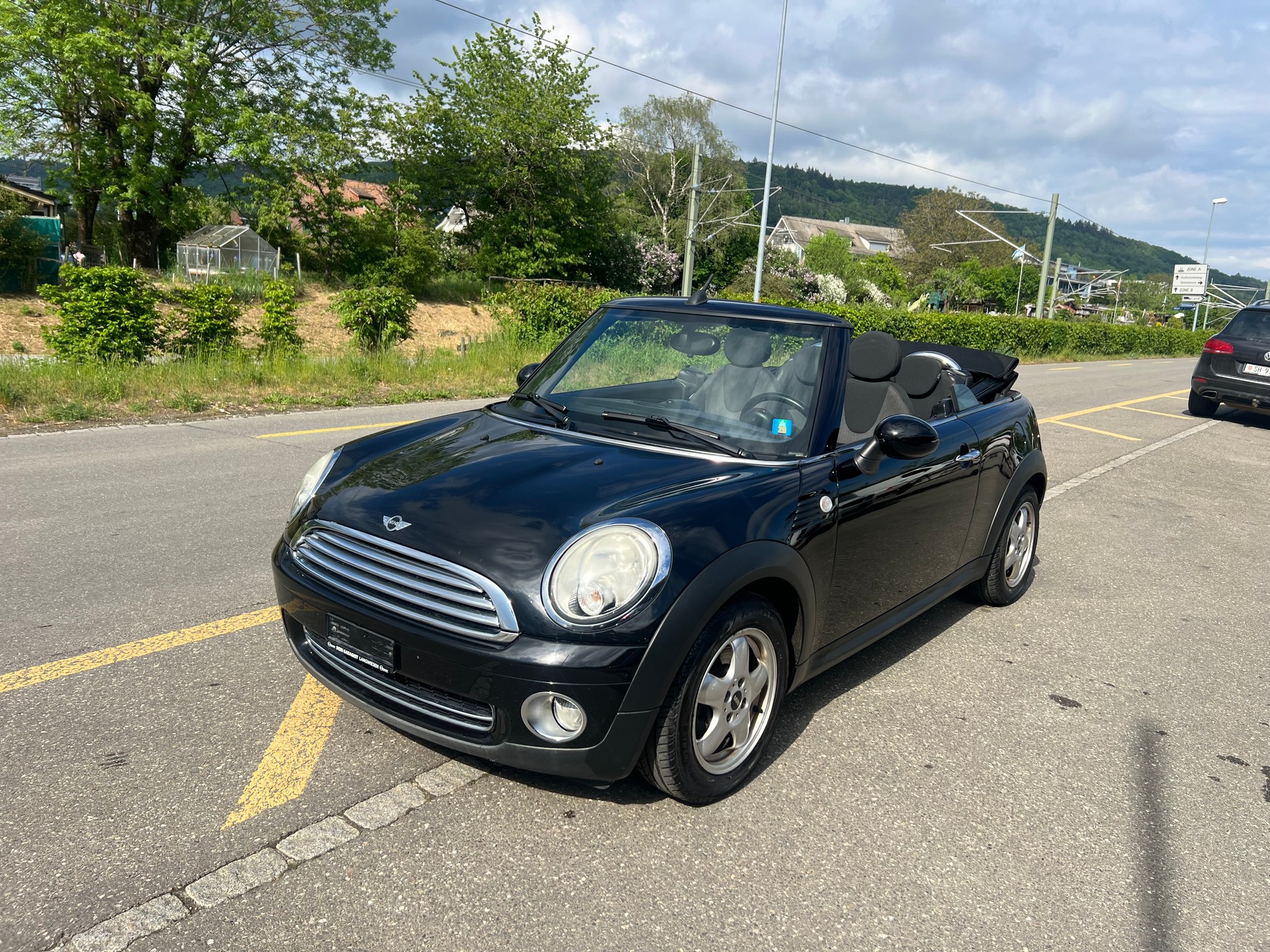 MINI Cooper Cabriolet-image-2