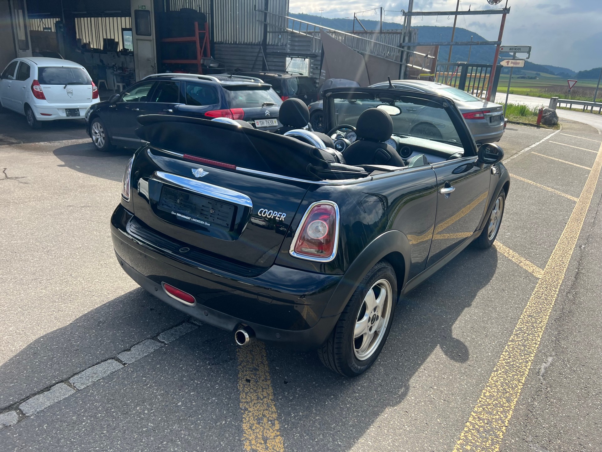 MINI Cooper Cabriolet-image-4