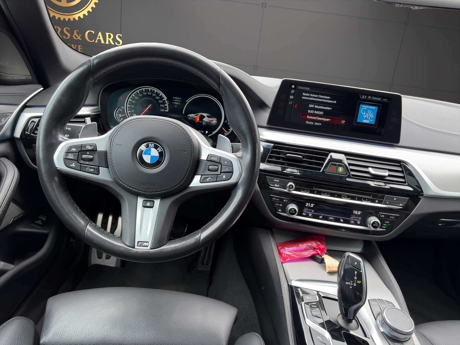 BMW 540i XDrive M Sport Individual Steptronic-image-13