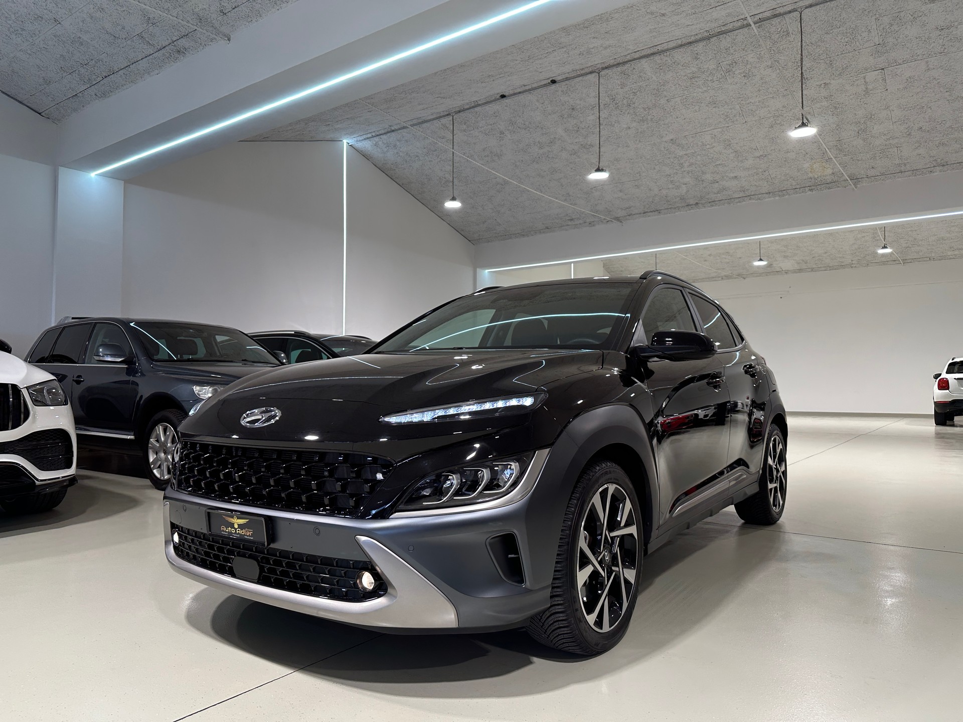 HYUNDAI Kona 1.6 T-GDi Amplia DCT-showroom-element-2