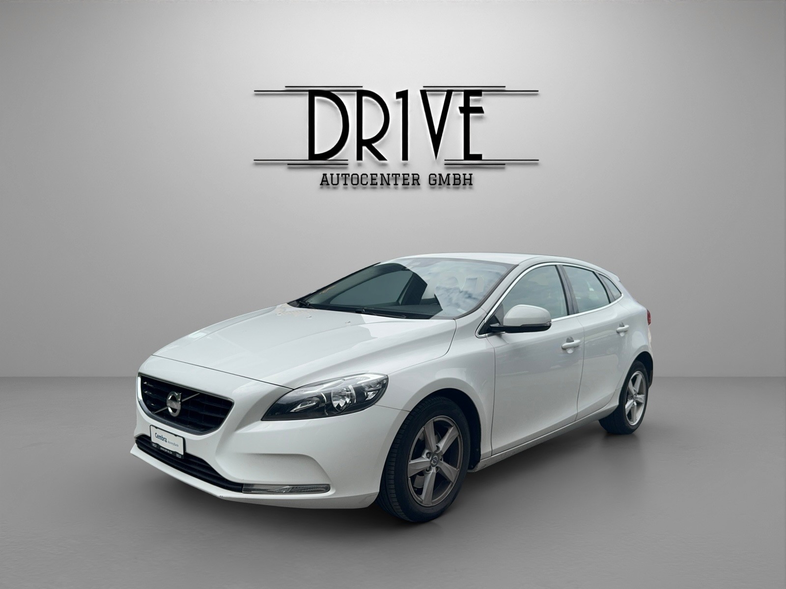 VOLVO V40 D2 Momentum Powershift-image-0