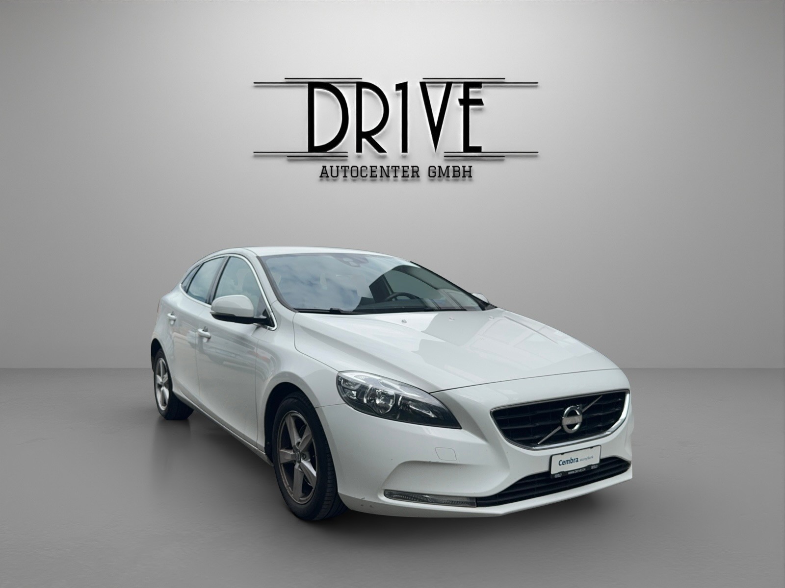 VOLVO V40 D2 Momentum Powershift-image-2