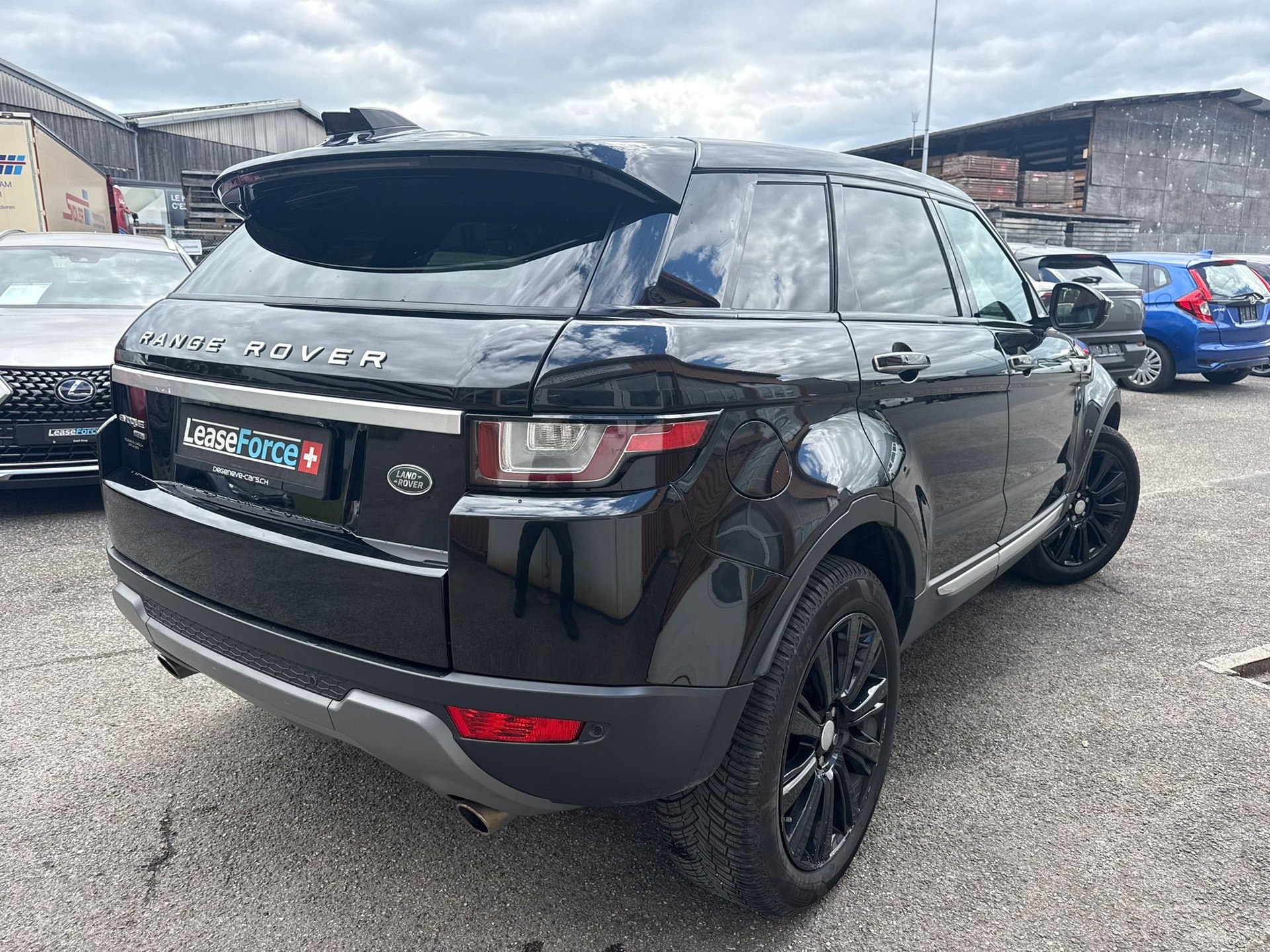 LAND ROVER Range Rover Evoque 2.0 TD4 HSE AT9-image-3