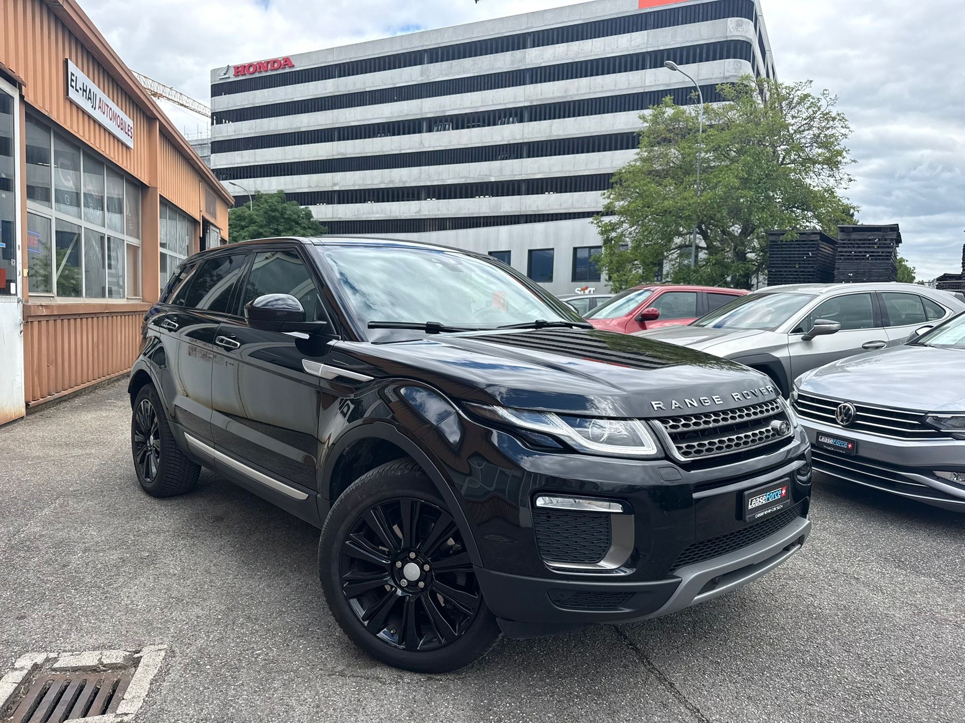 LAND ROVER Range Rover Evoque 2.0 TD4 HSE AT9-image-2