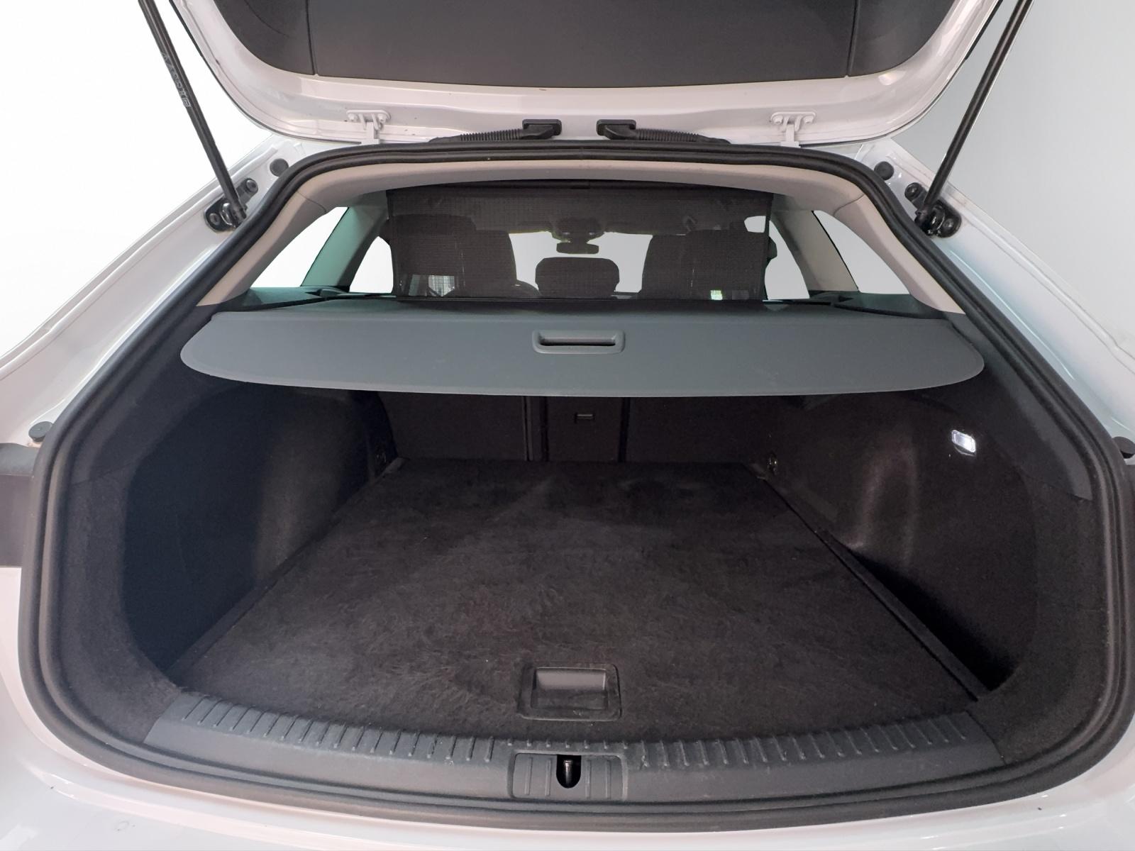 SEAT Leon ST 2.0 TDI Style-image-13