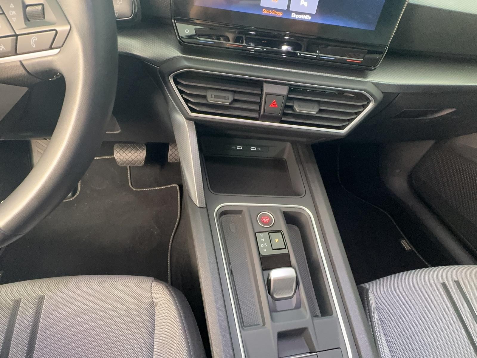 SEAT Leon ST 2.0 TDI Style-image-12