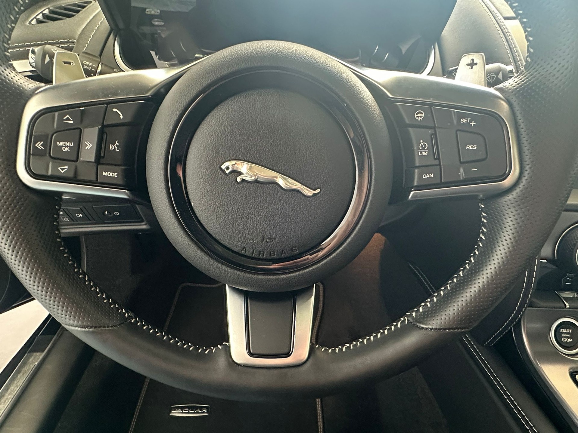 JAGUAR F-Type Coupé 5.0 V8 First Edition Automatik AWD-image-11