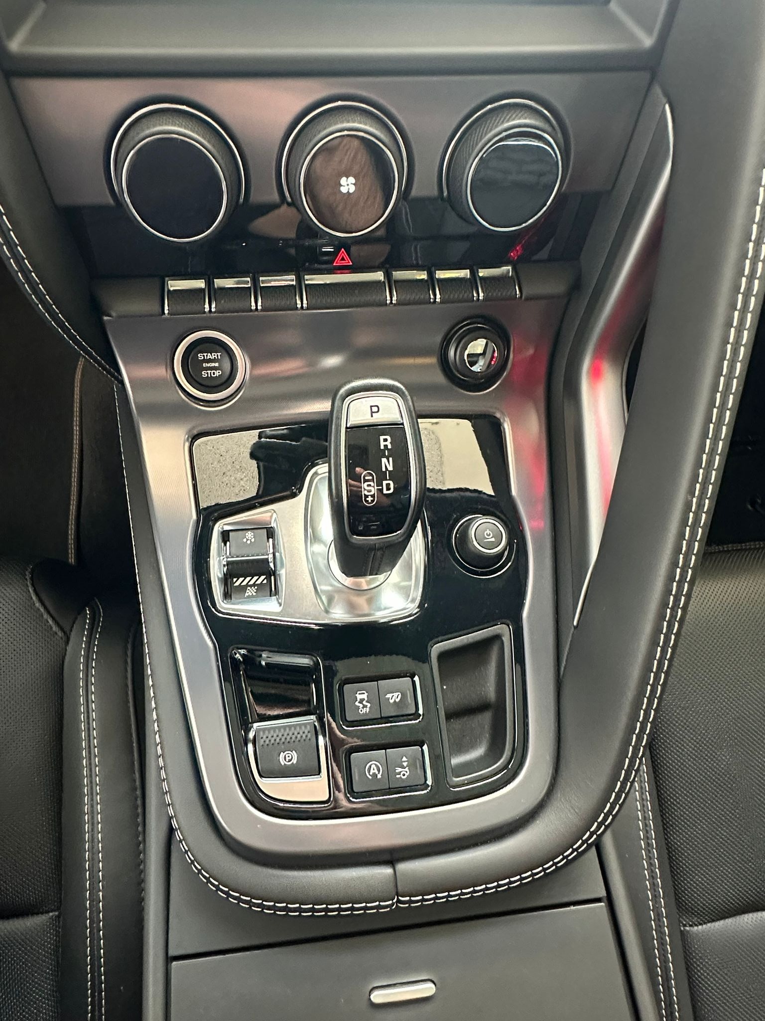 JAGUAR F-Type Coupé 5.0 V8 First Edition Automatik AWD-image-13