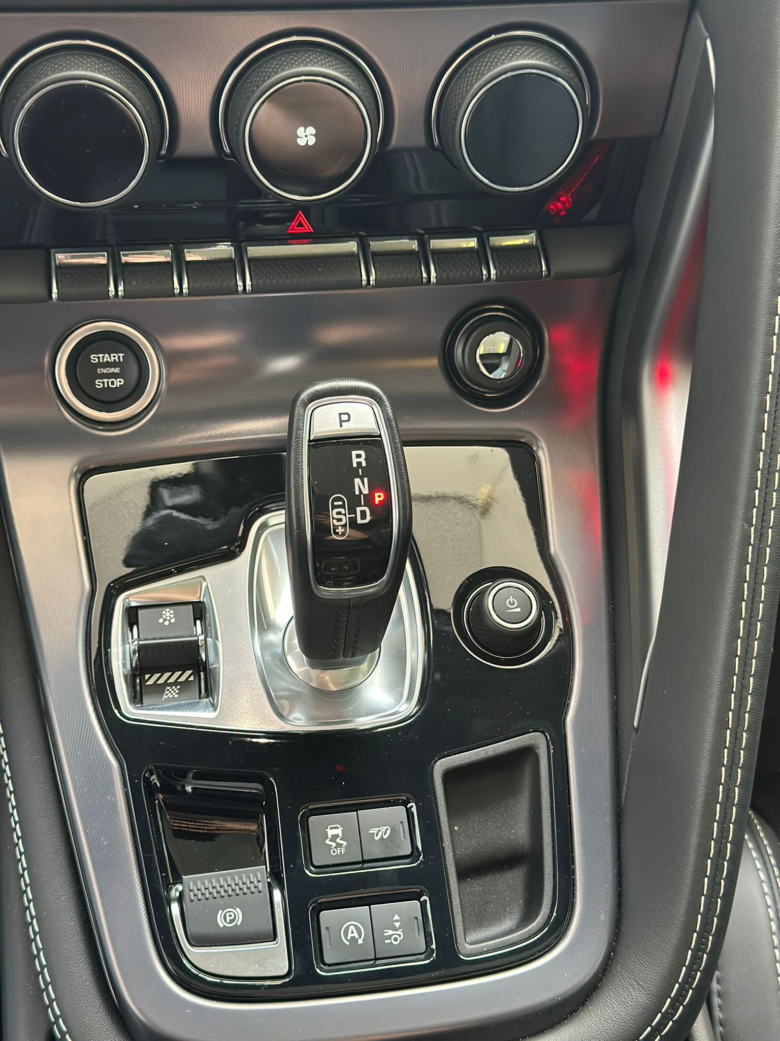JAGUAR F-Type Coupé 5.0 V8 First Edition Automatik AWD-image-12