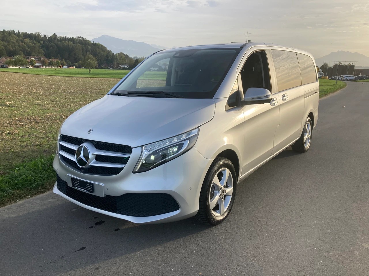 MERCEDES-BENZ V 220 d lang 4Matic 9G-Tronic 7 Sitzer