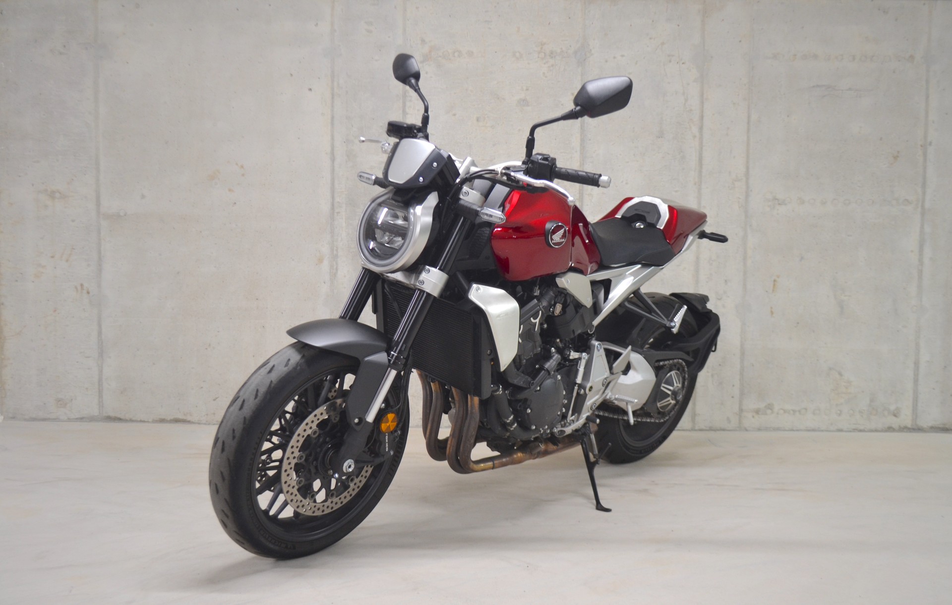 HONDA CB 1000 R-showroom-element-1