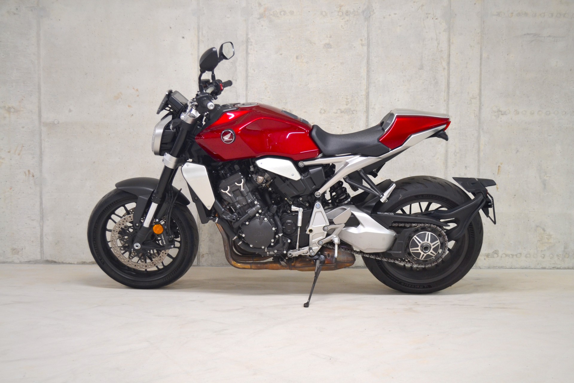 HONDA CB 1000 R-showroom-element-2