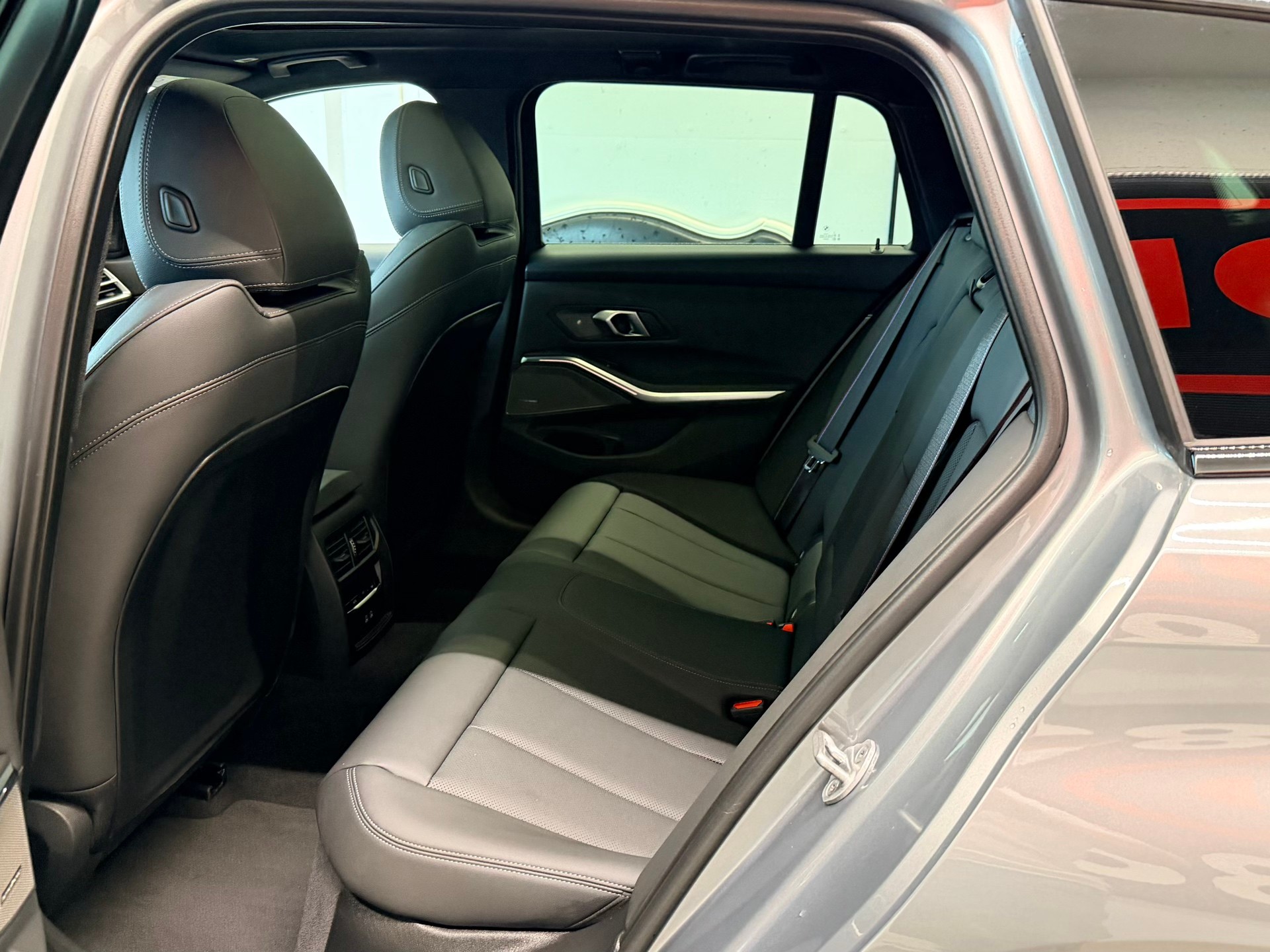 BMW M340i xDrive 48V Touring Steptronic M Sport Pro-image-18