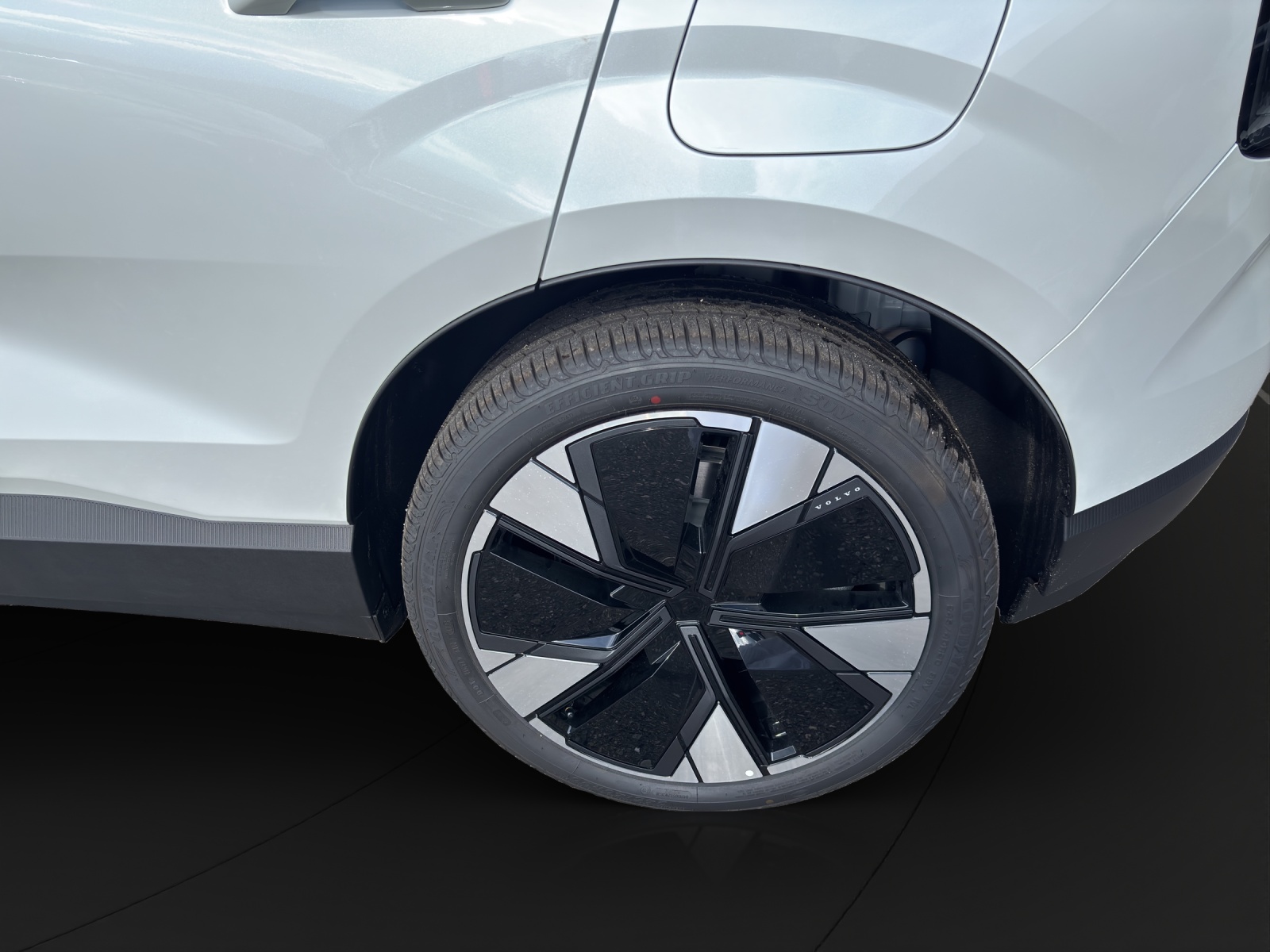VOLVO EX30 E60 Twin Plus Performance AWD-image-1