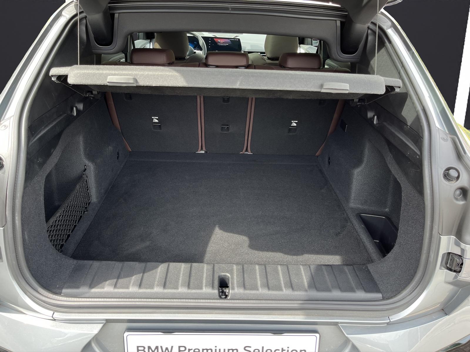 BMW iX2 30 xDrive-image-9