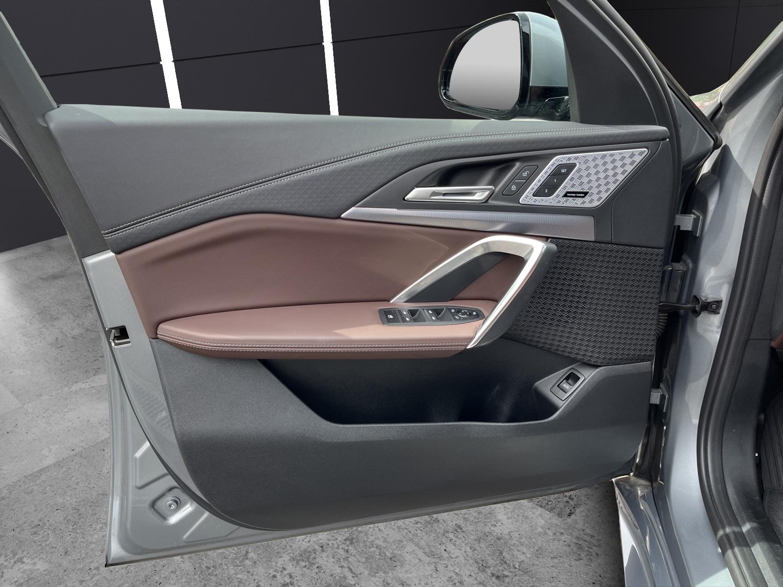 BMW iX2 30 xDrive-image-7