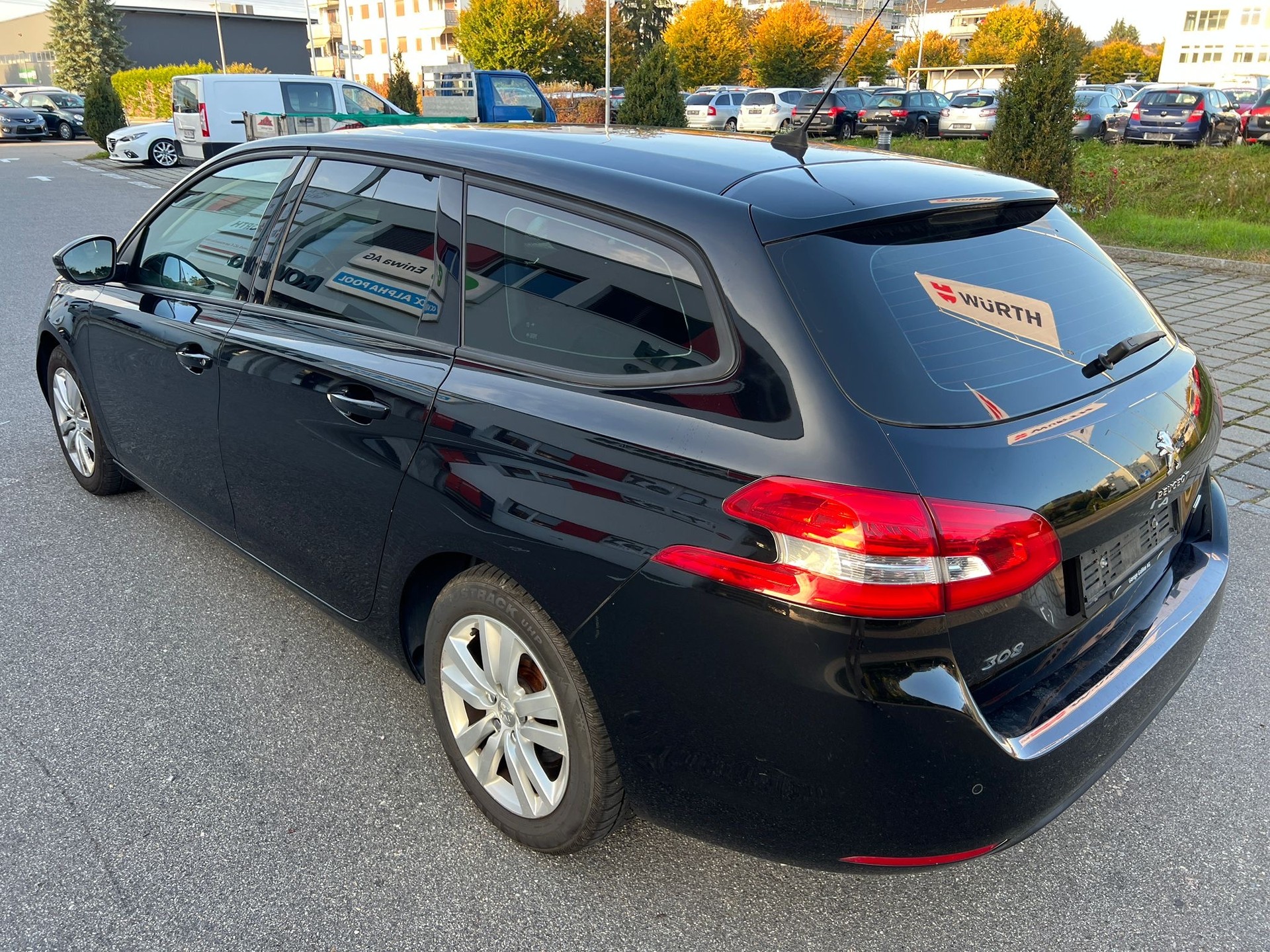 PEUGEOT 308 SW 1.6 BlueHDI Allure Automatic-image-4