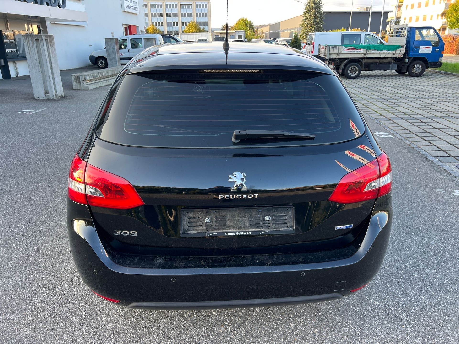 PEUGEOT 308 SW 1.6 BlueHDI Allure Automatic-image-5