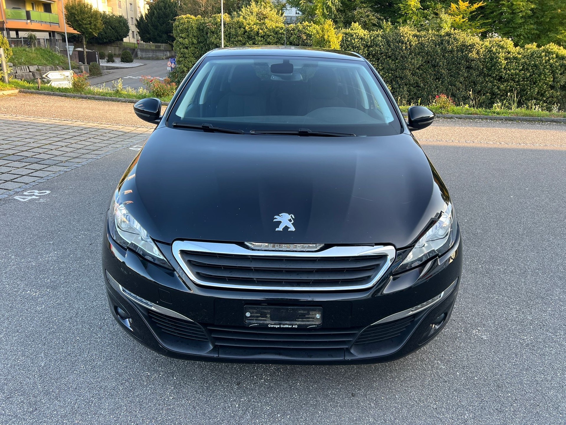 PEUGEOT 308 SW 1.6 BlueHDI Allure Automatic-image-1