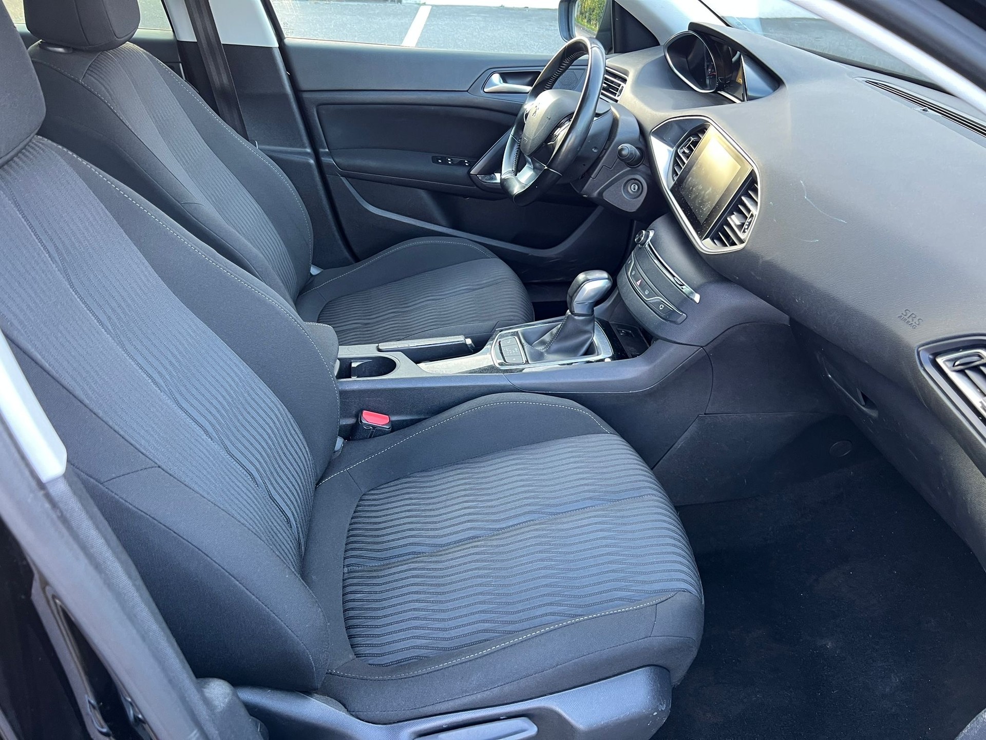 PEUGEOT 308 SW 1.6 BlueHDI Allure Automatic-image-8