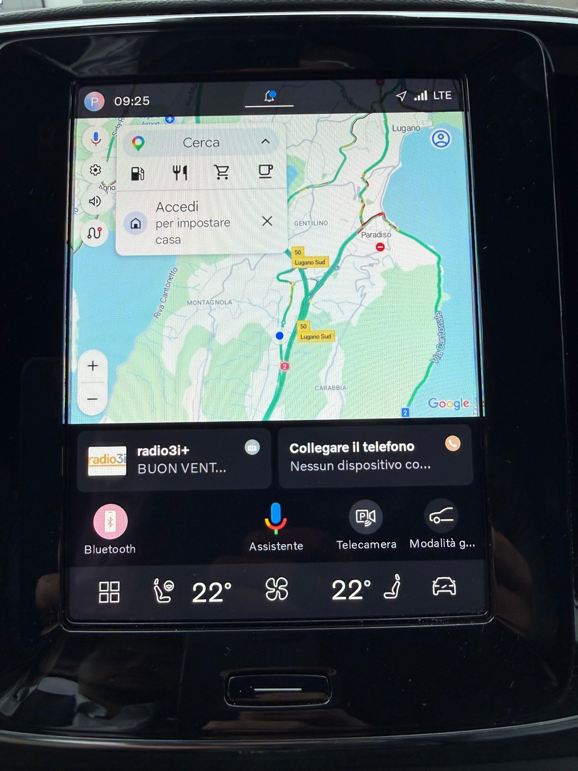 VOLVO XC40 2.0 B3 MH Plus Dark-image-12