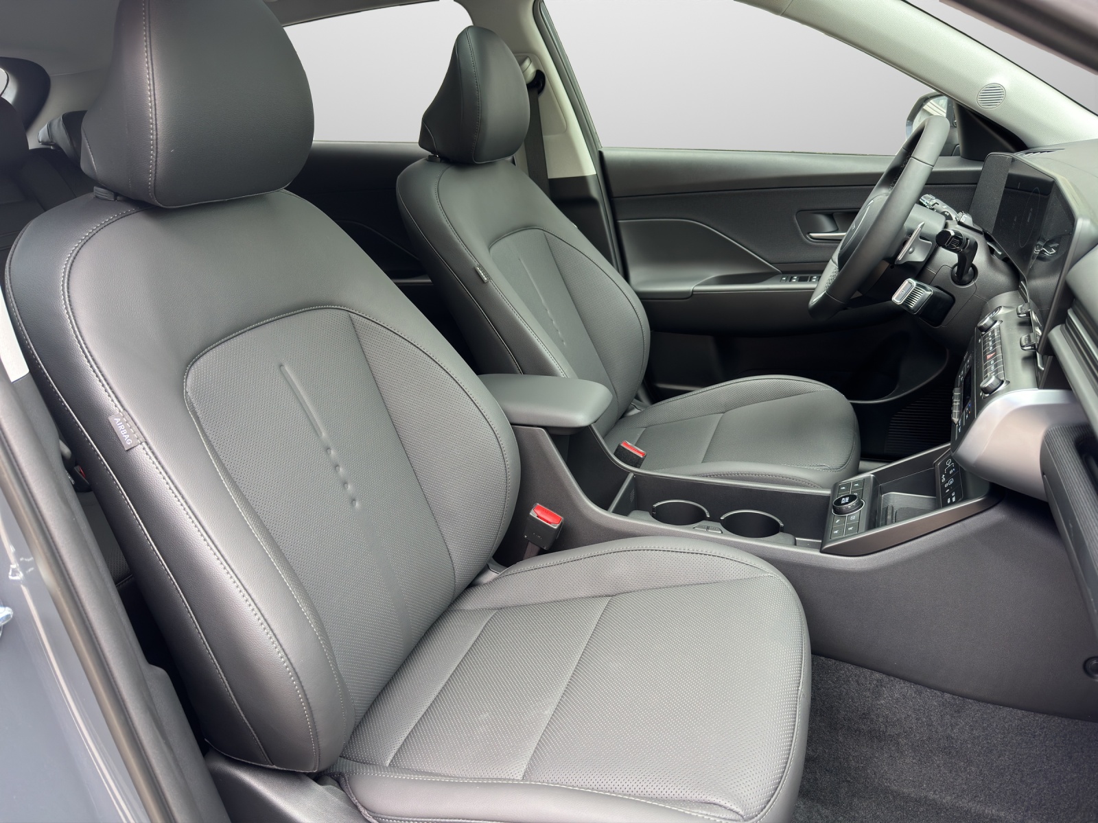 HYUNDAI Kona 1.6 GDi Hybrid Vertex Swiss Edition MY26-image-10