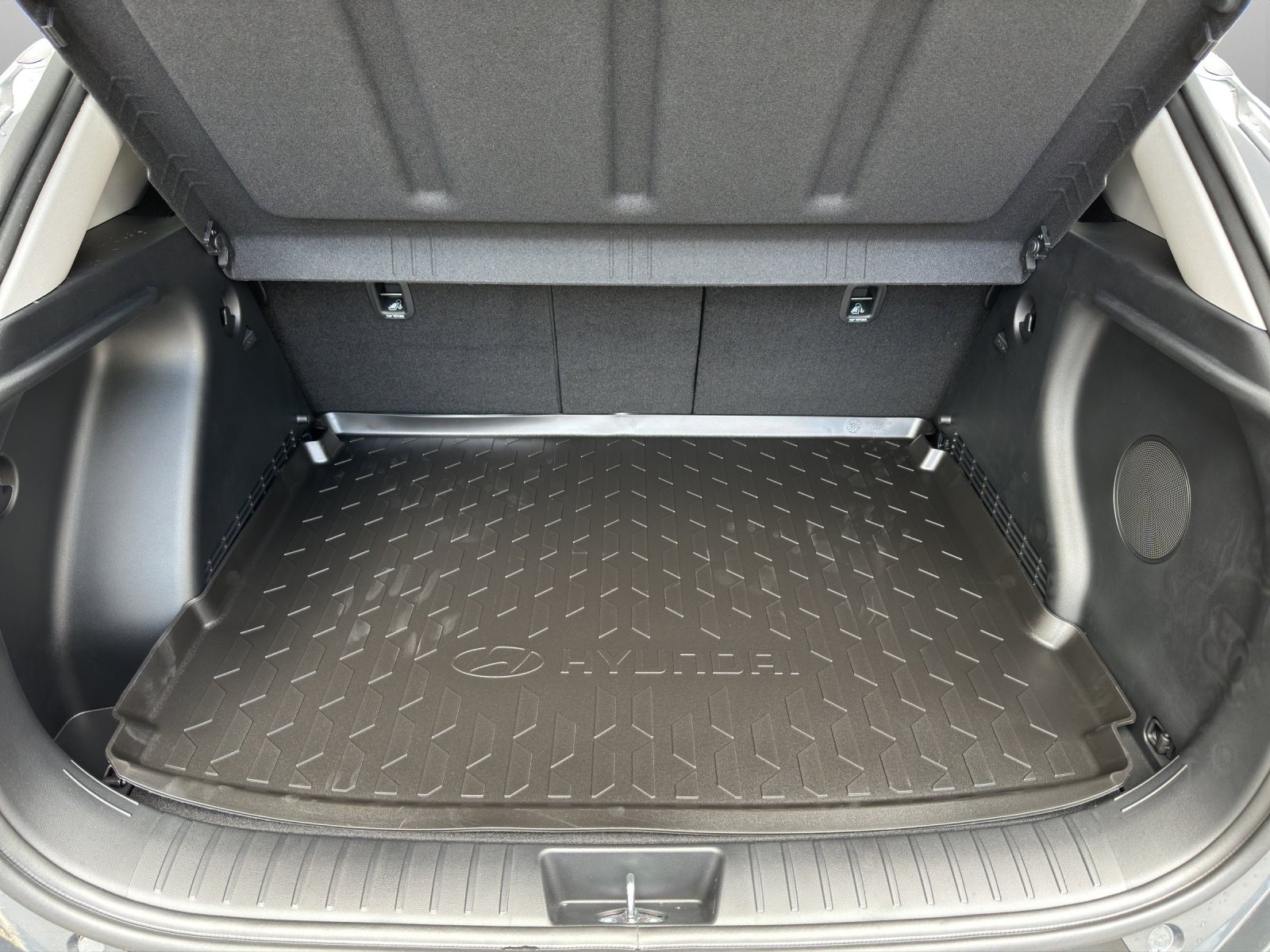 HYUNDAI Kona 1.6 GDi Hybrid Vertex Swiss Edition MY26-image-13