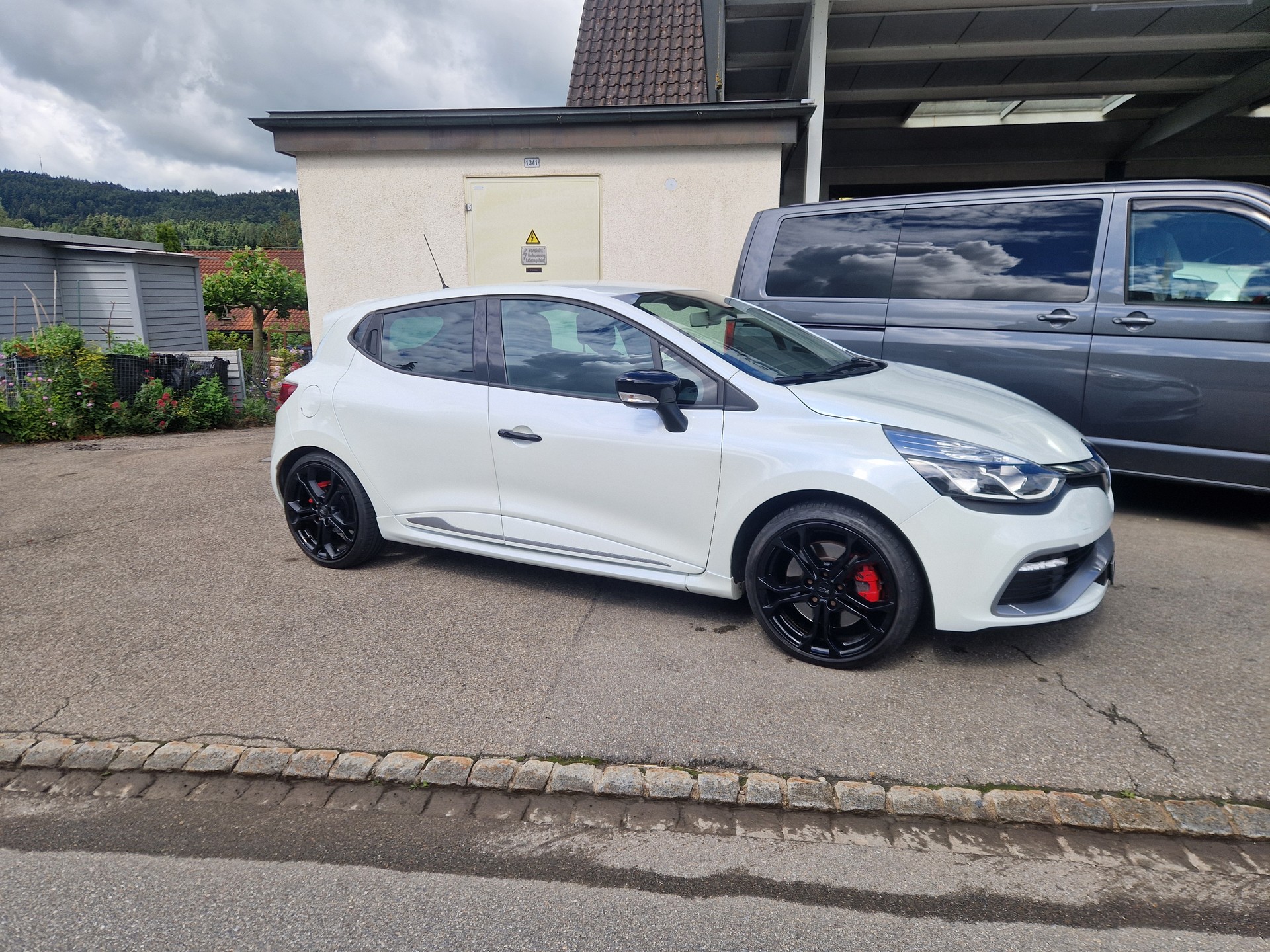 RENAULT Clio 1.6 T RS 200 EDC-image-1