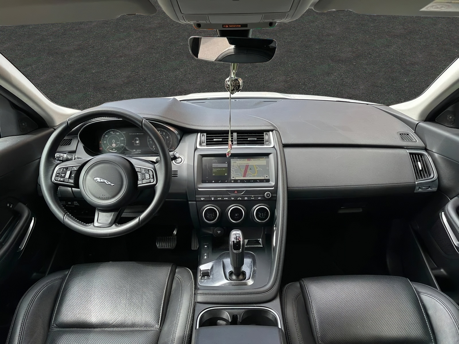 JAGUAR E-Pace 2.0 T 200 S AWD / CH Auslieferung-image-10