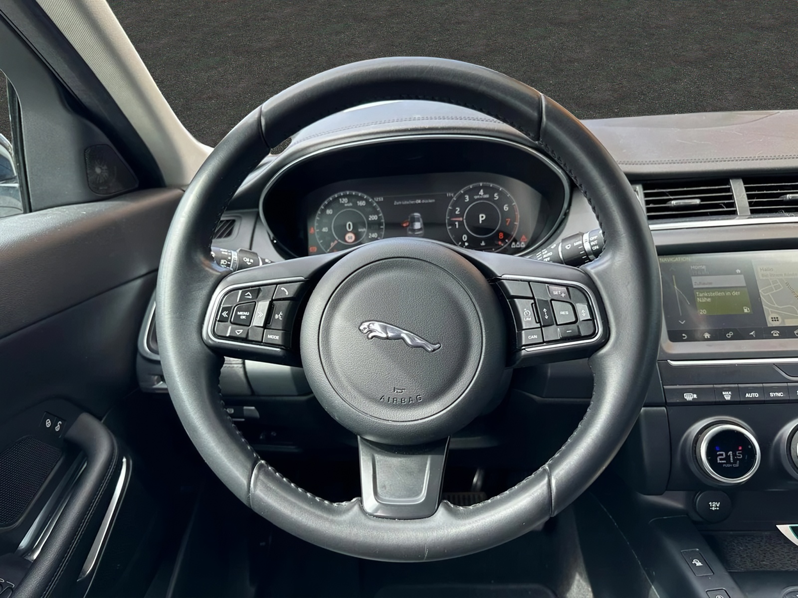 JAGUAR E-Pace 2.0 T 200 S AWD / CH Auslieferung-image-8