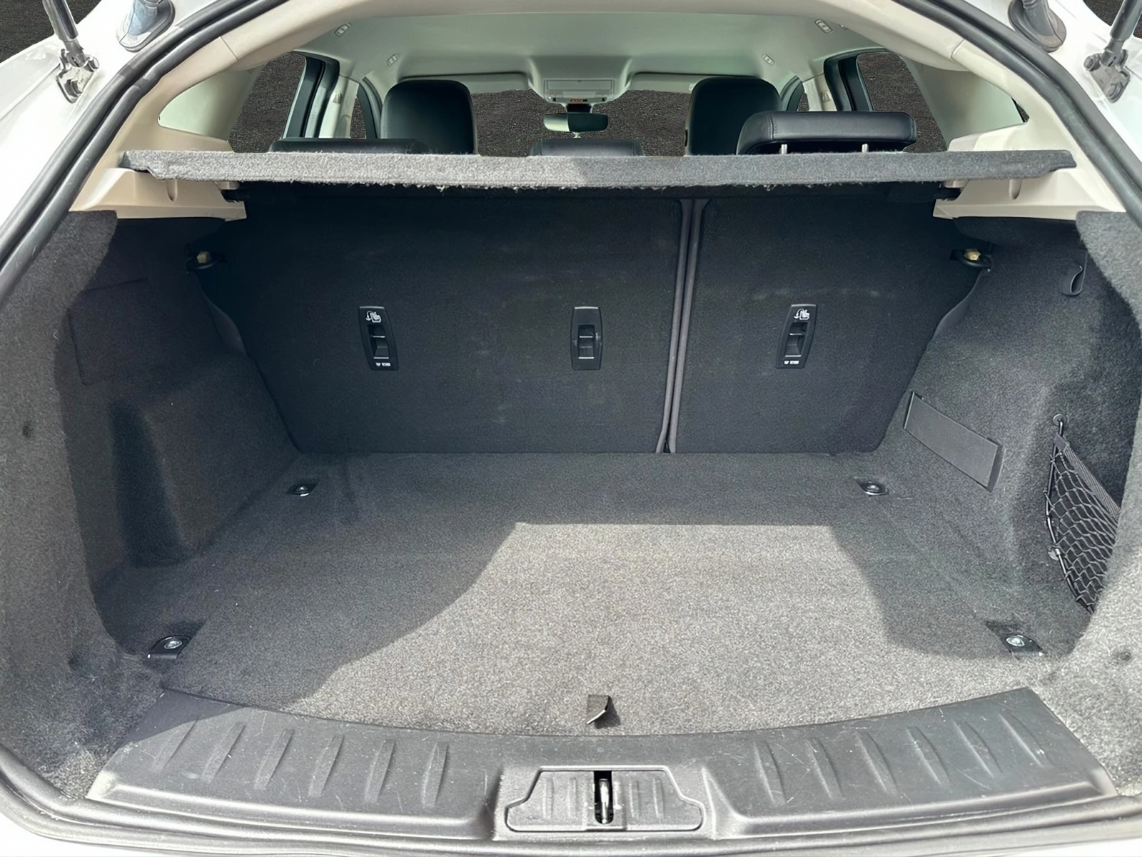 JAGUAR E-Pace 2.0 T 200 S AWD / CH Auslieferung-image-18